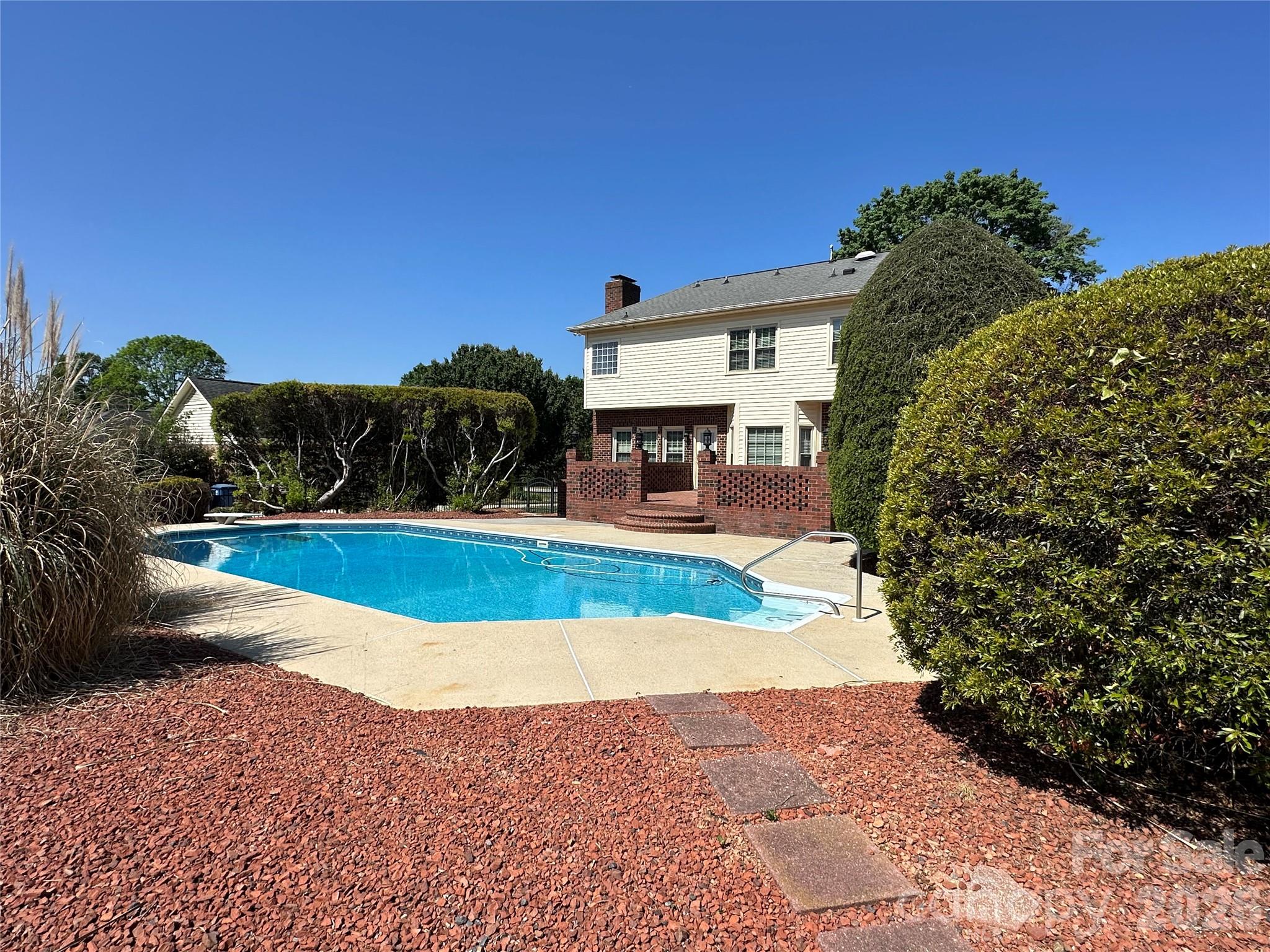 8219 Deer Drive — Harrisburg