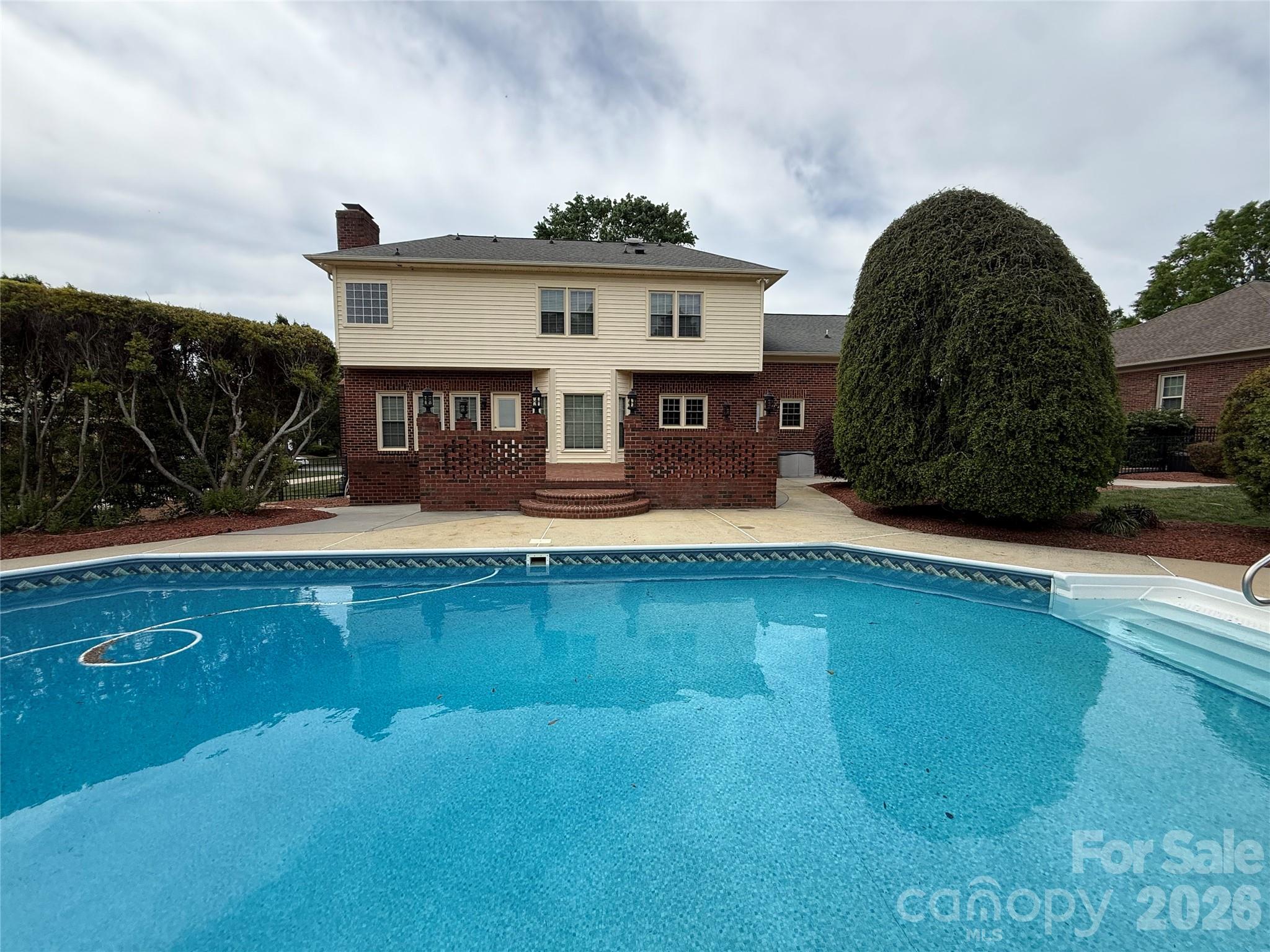 8219 Deer Drive — Harrisburg