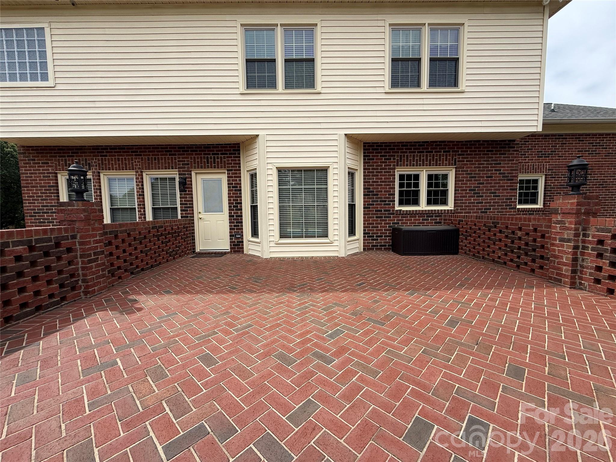 8219 Deer Drive — Harrisburg
