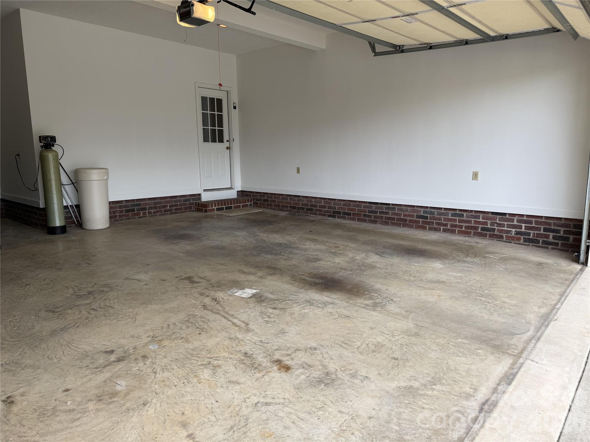 8219 Deer Drive — Harrisburg