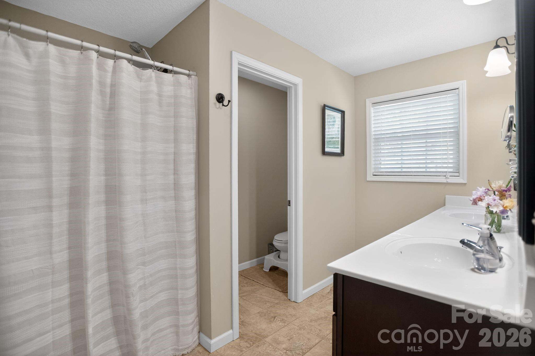 75 N Sunset Ridge Drive — Etowah