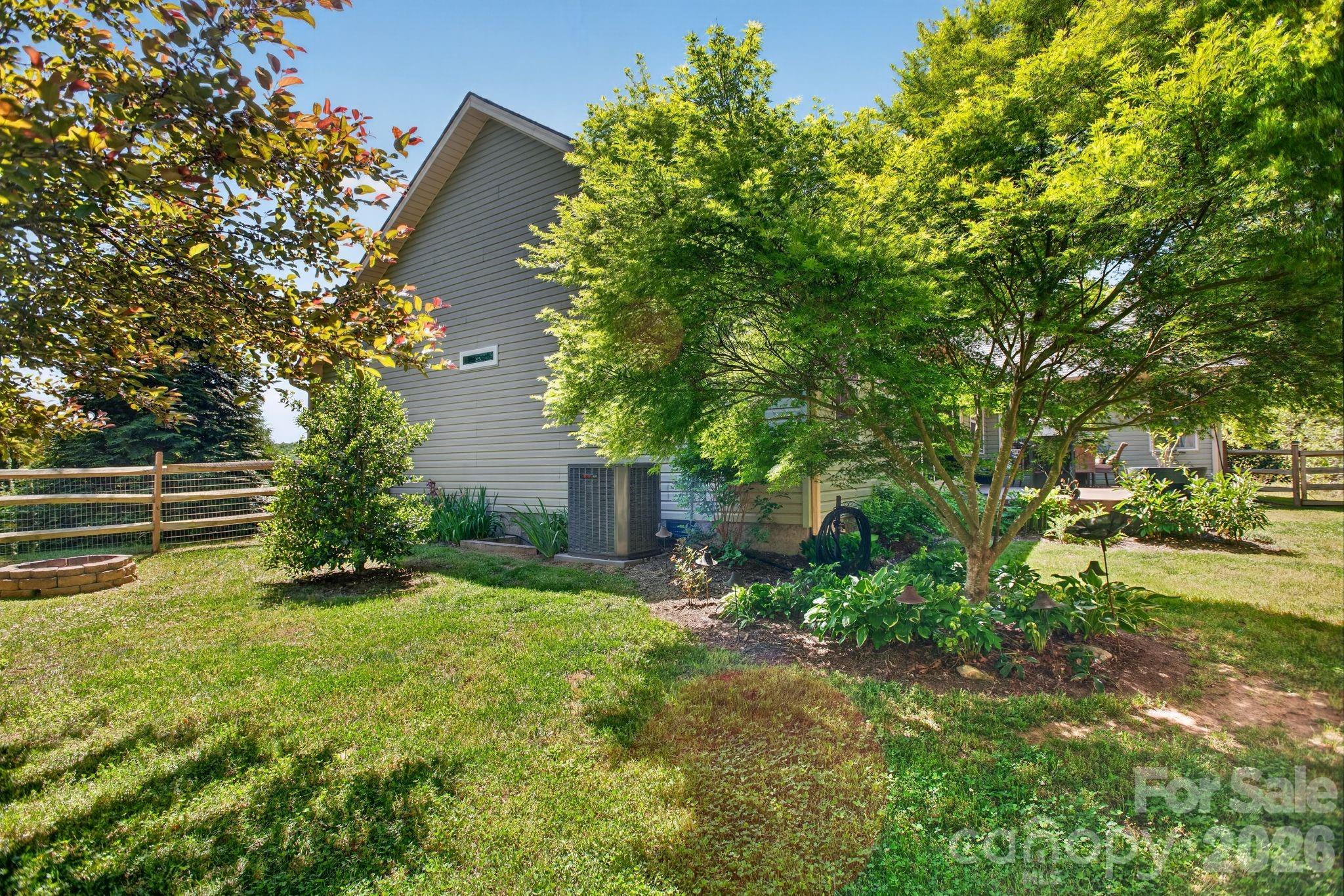 75 N Sunset Ridge Drive — Etowah