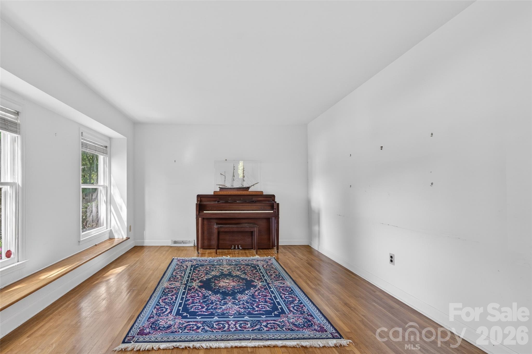 1511 Ormsby Court — Charlotte