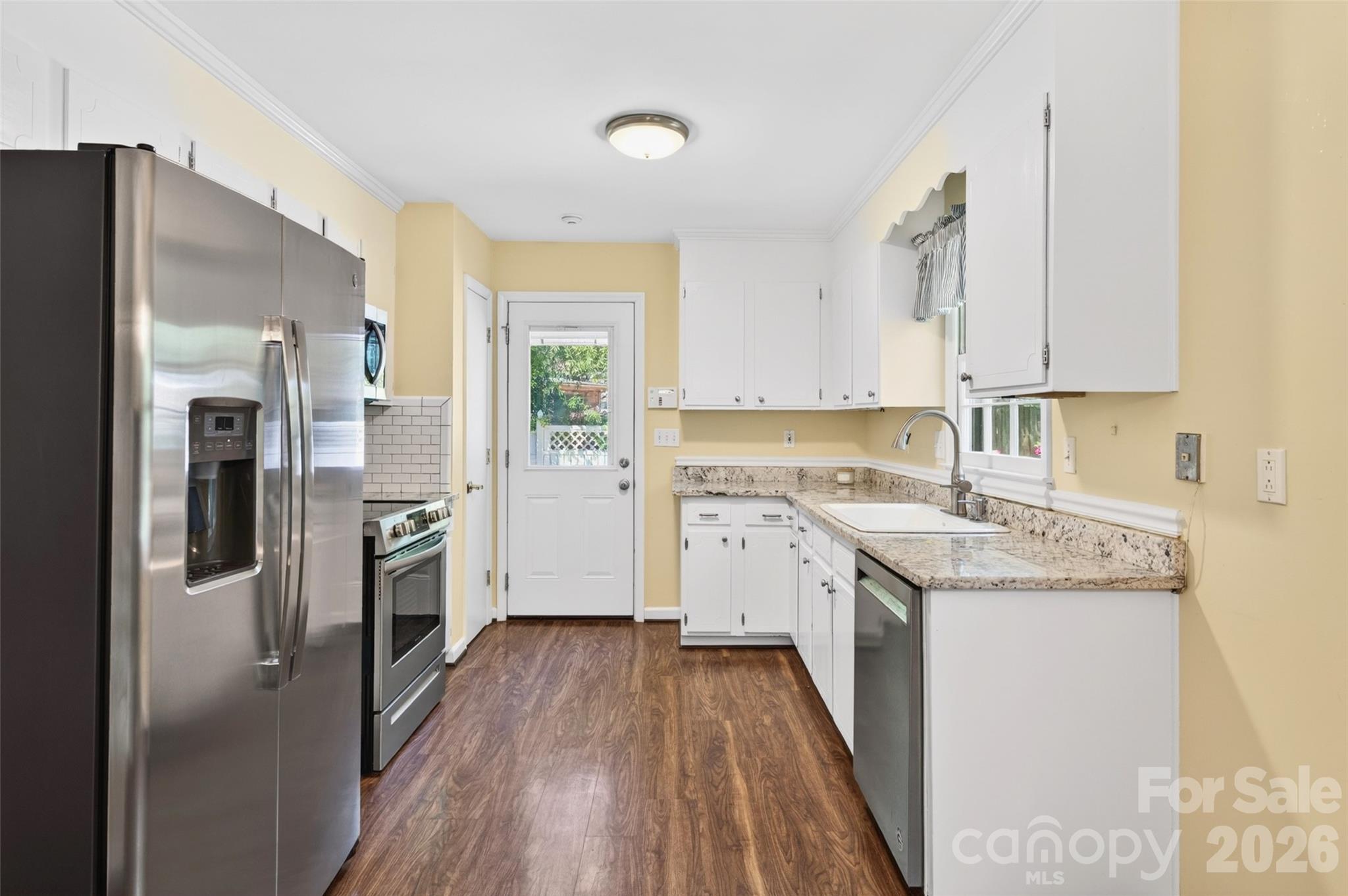 1511 Ormsby Court — Charlotte