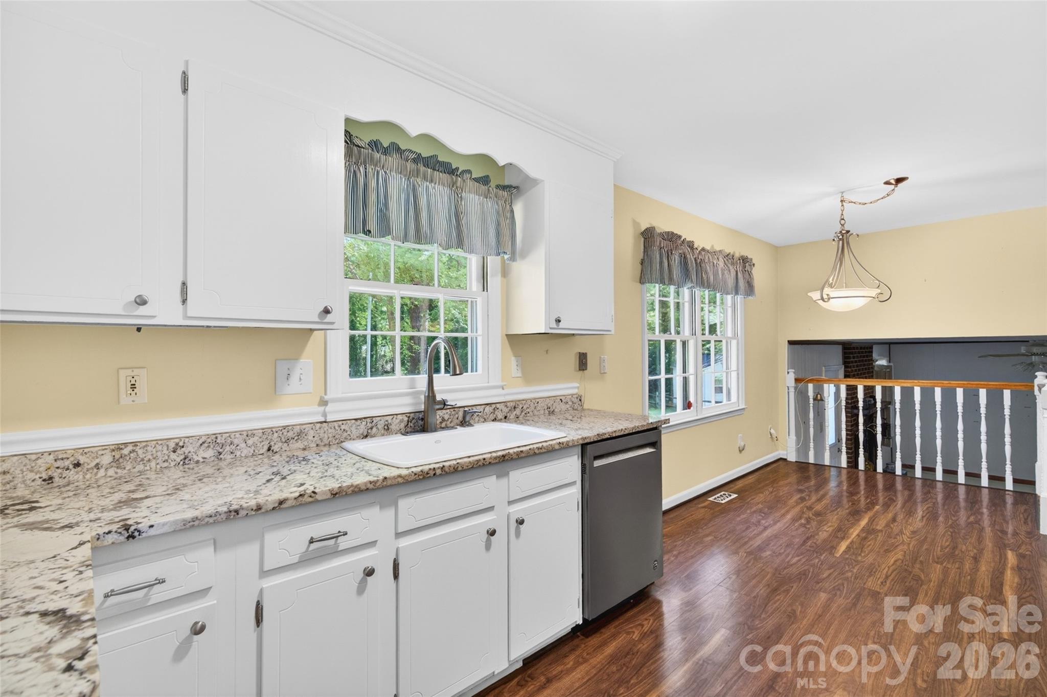 1511 Ormsby Court — Charlotte