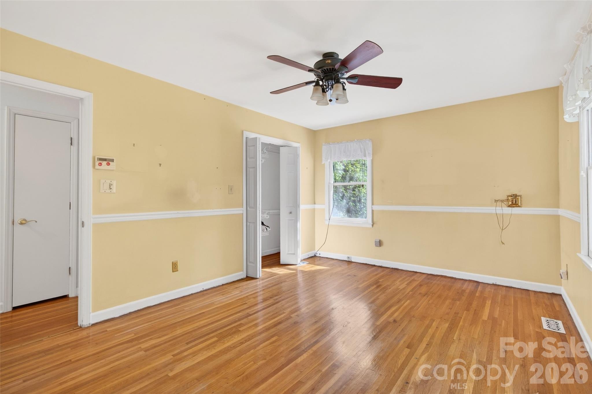 1511 Ormsby Court — Charlotte