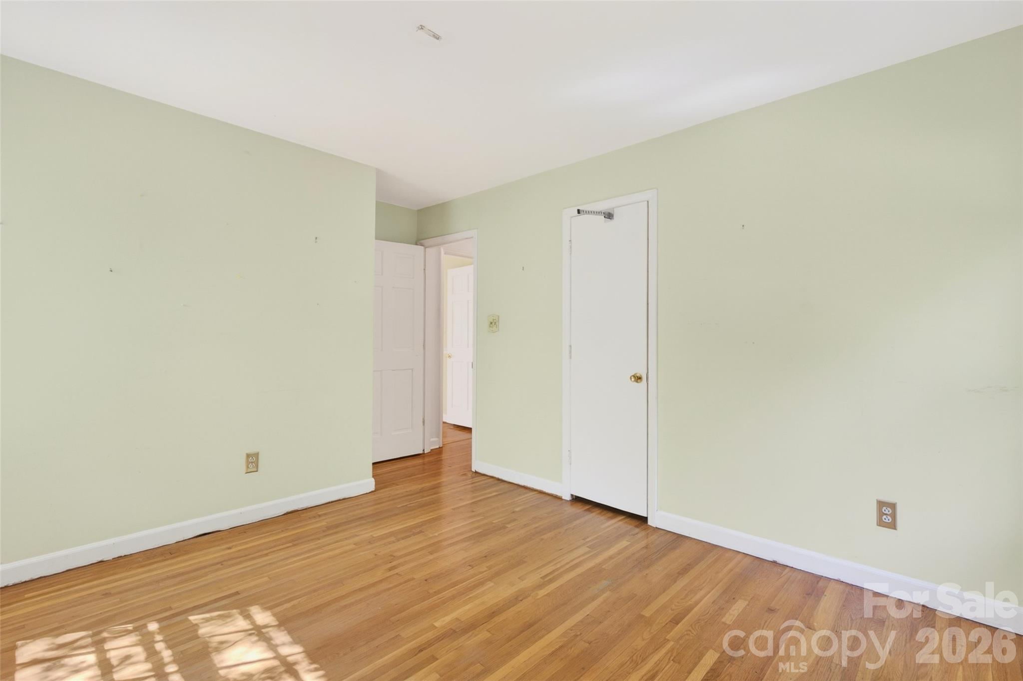 1511 Ormsby Court — Charlotte