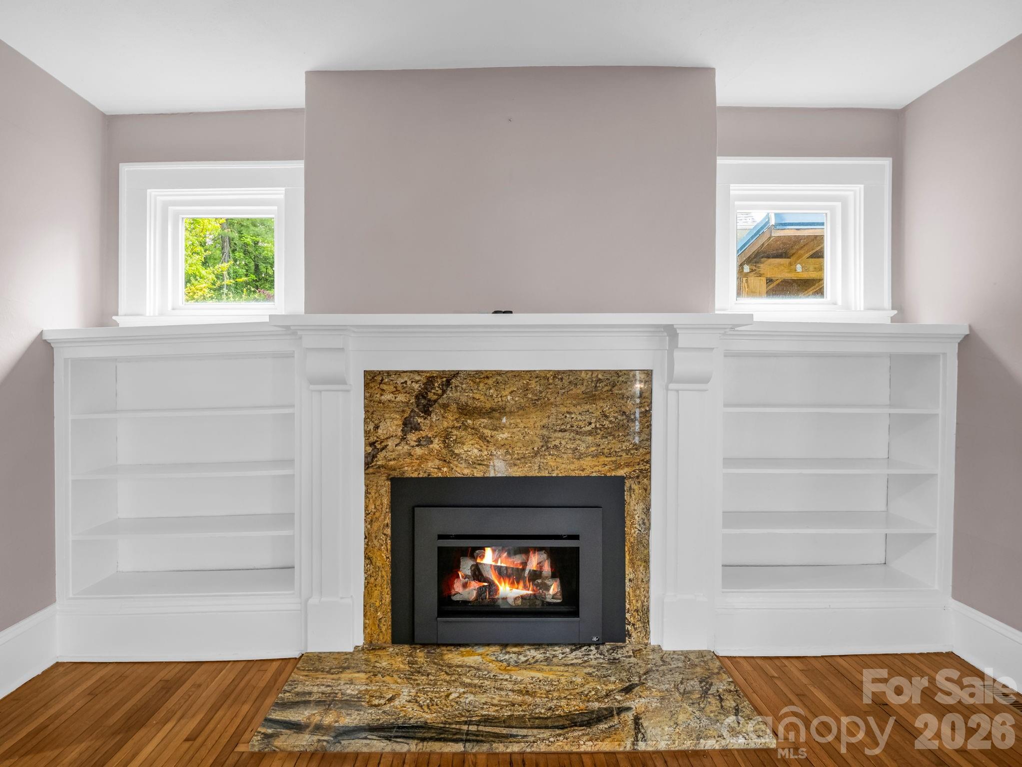 104 W Lake Avenue — Hendersonville