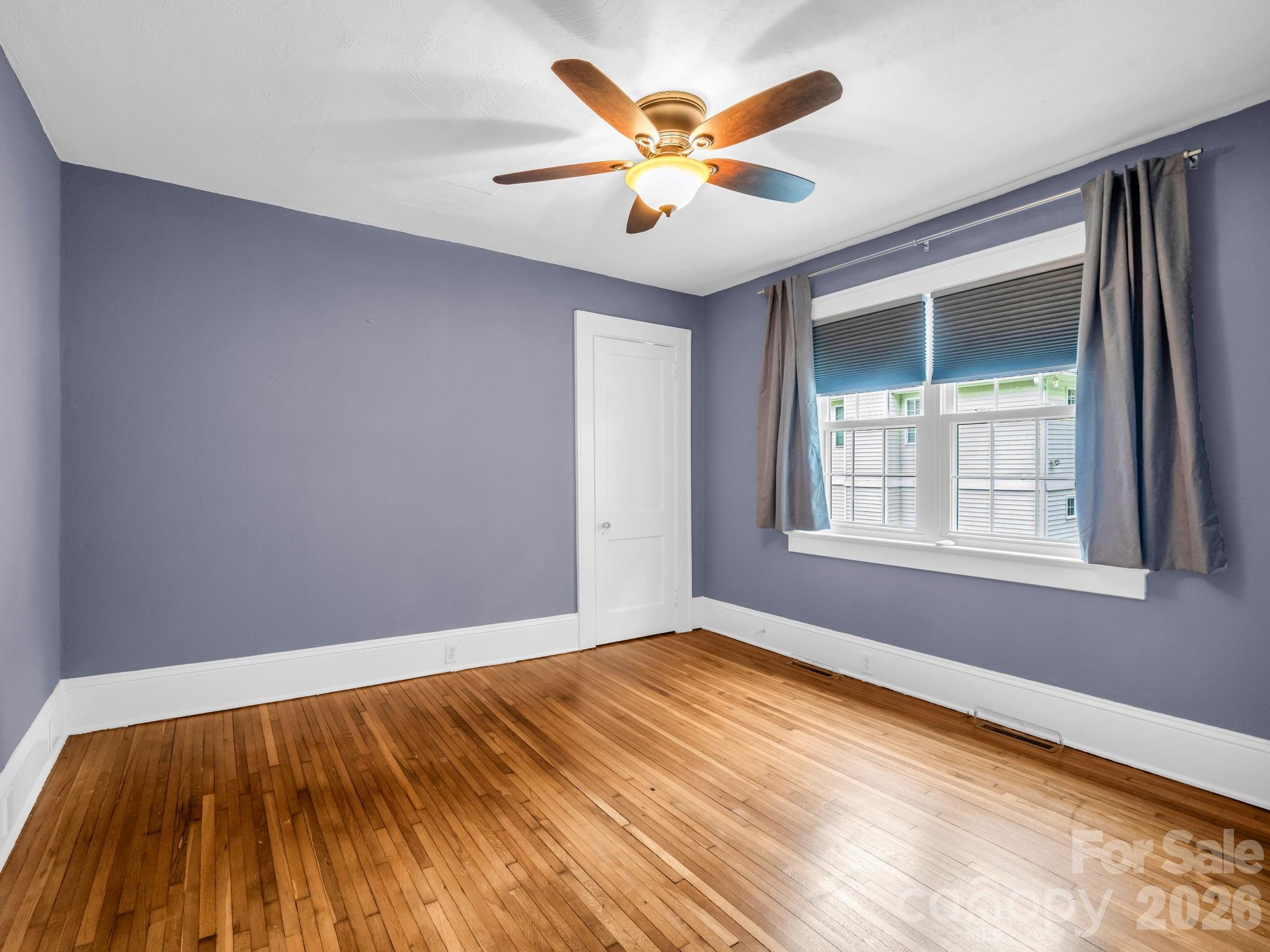 104 W Lake Avenue — Hendersonville