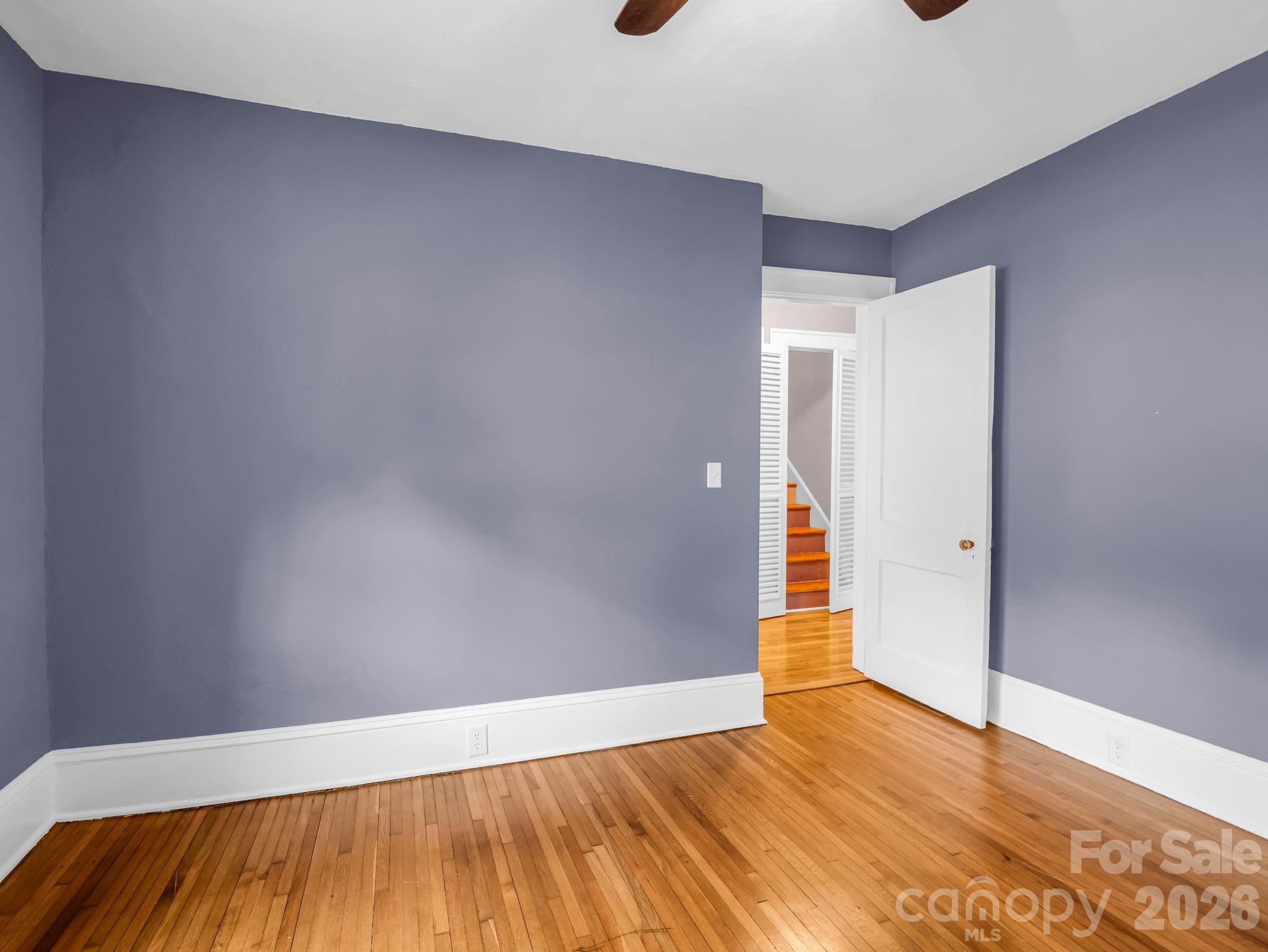 104 W Lake Avenue — Hendersonville