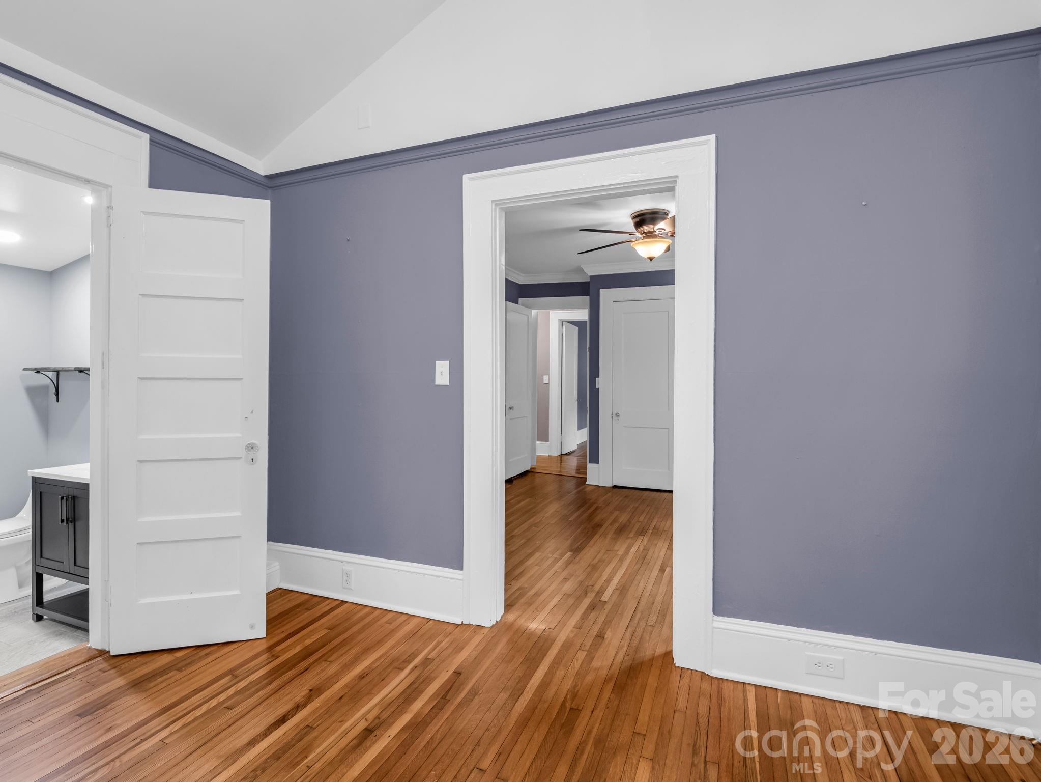 104 W Lake Avenue — Hendersonville