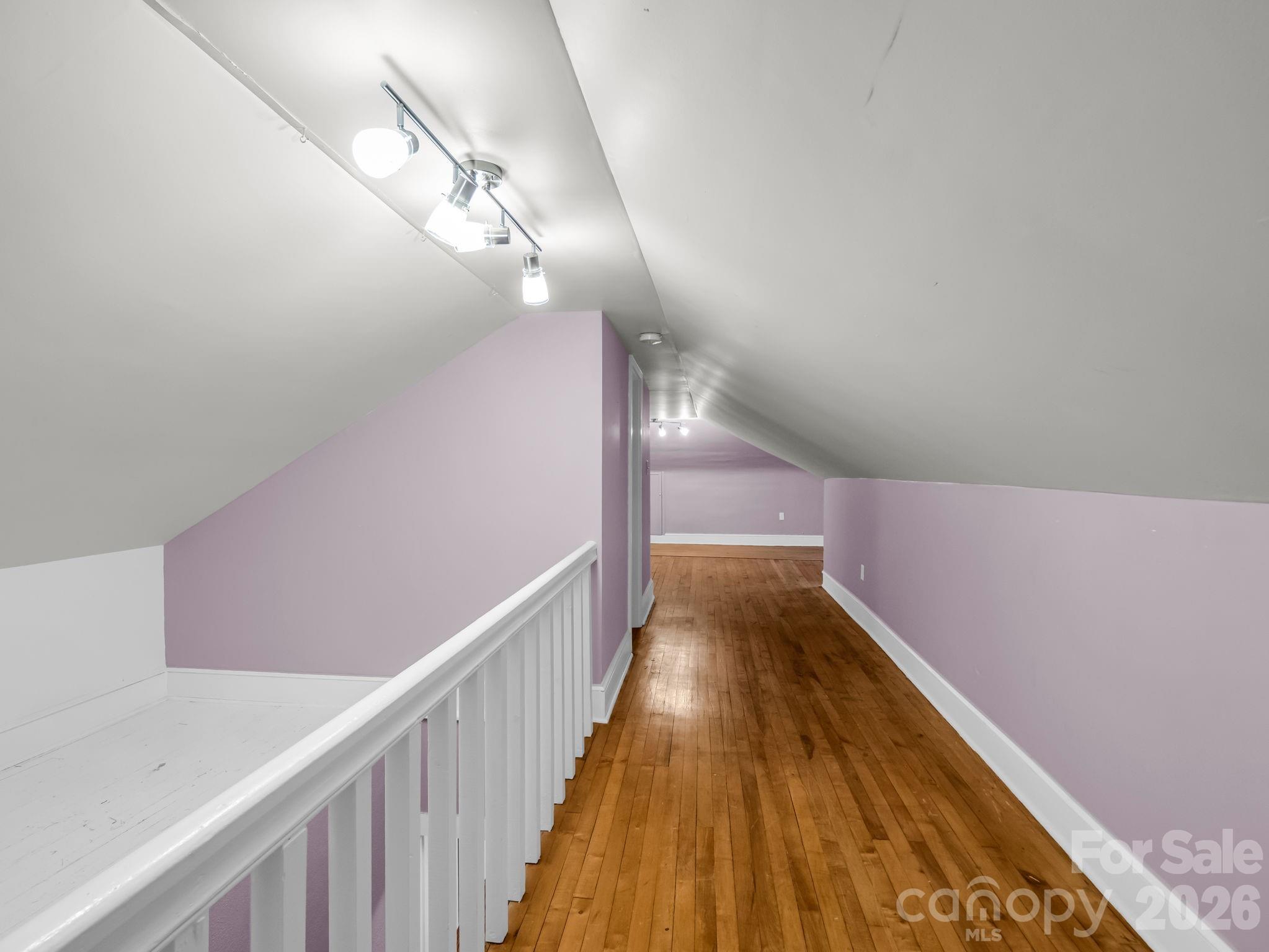 104 W Lake Avenue — Hendersonville