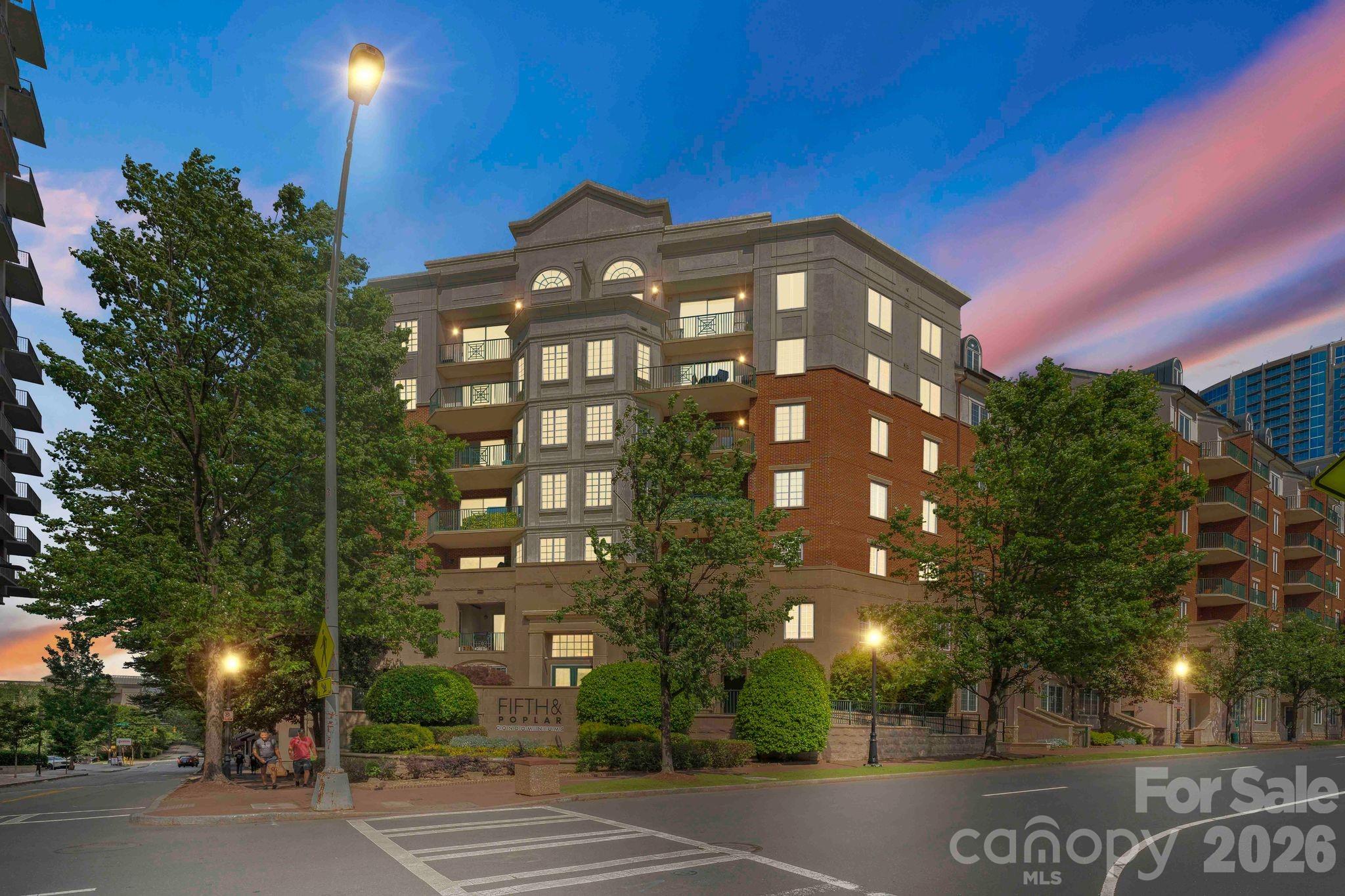 300 W 5th Street W #204 — Charlotte