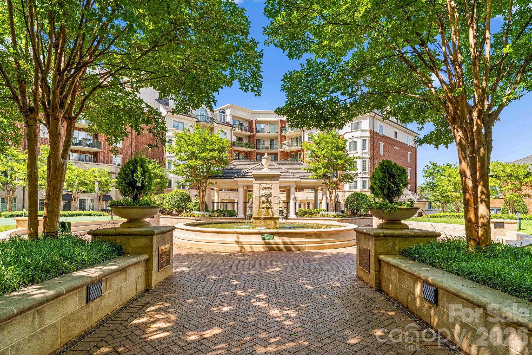 300 W 5th Street W #204 — Charlotte
