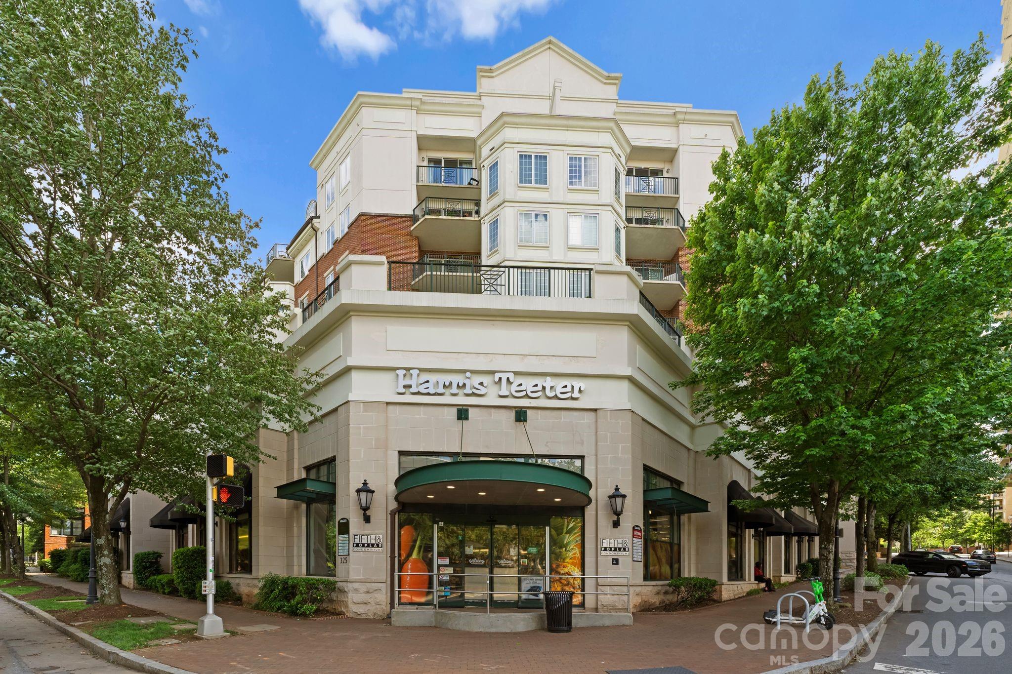 300 W 5th Street W #204 — Charlotte