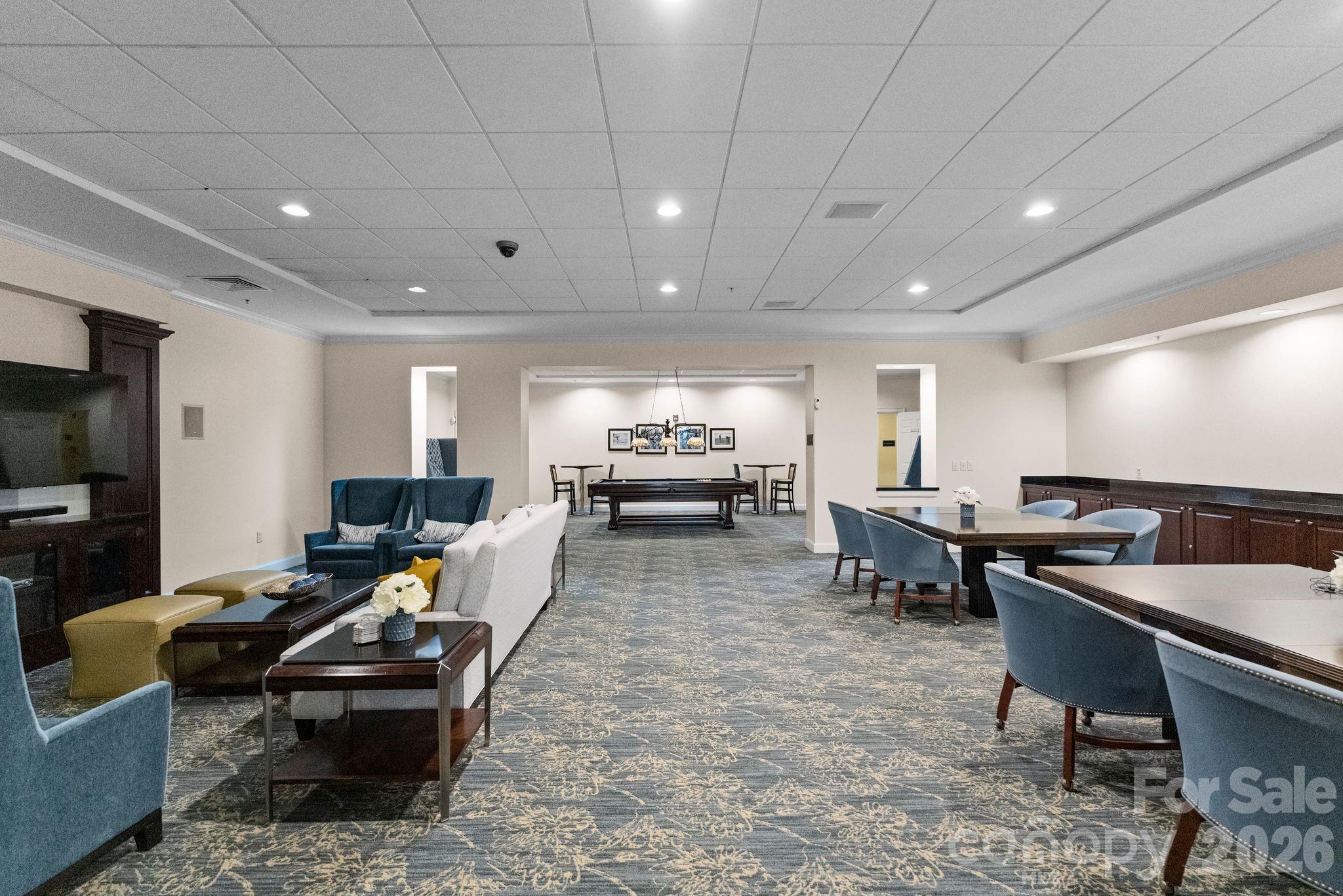300 W 5th Street W #204 — Charlotte