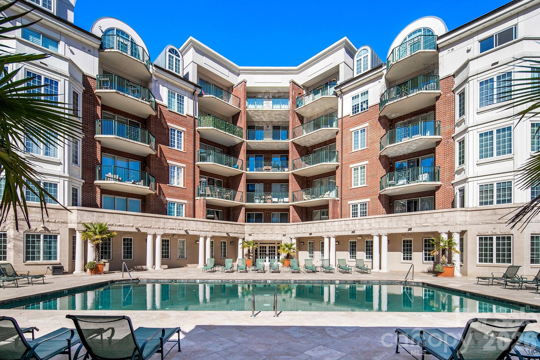 300 W 5th Street W #204 — Charlotte
