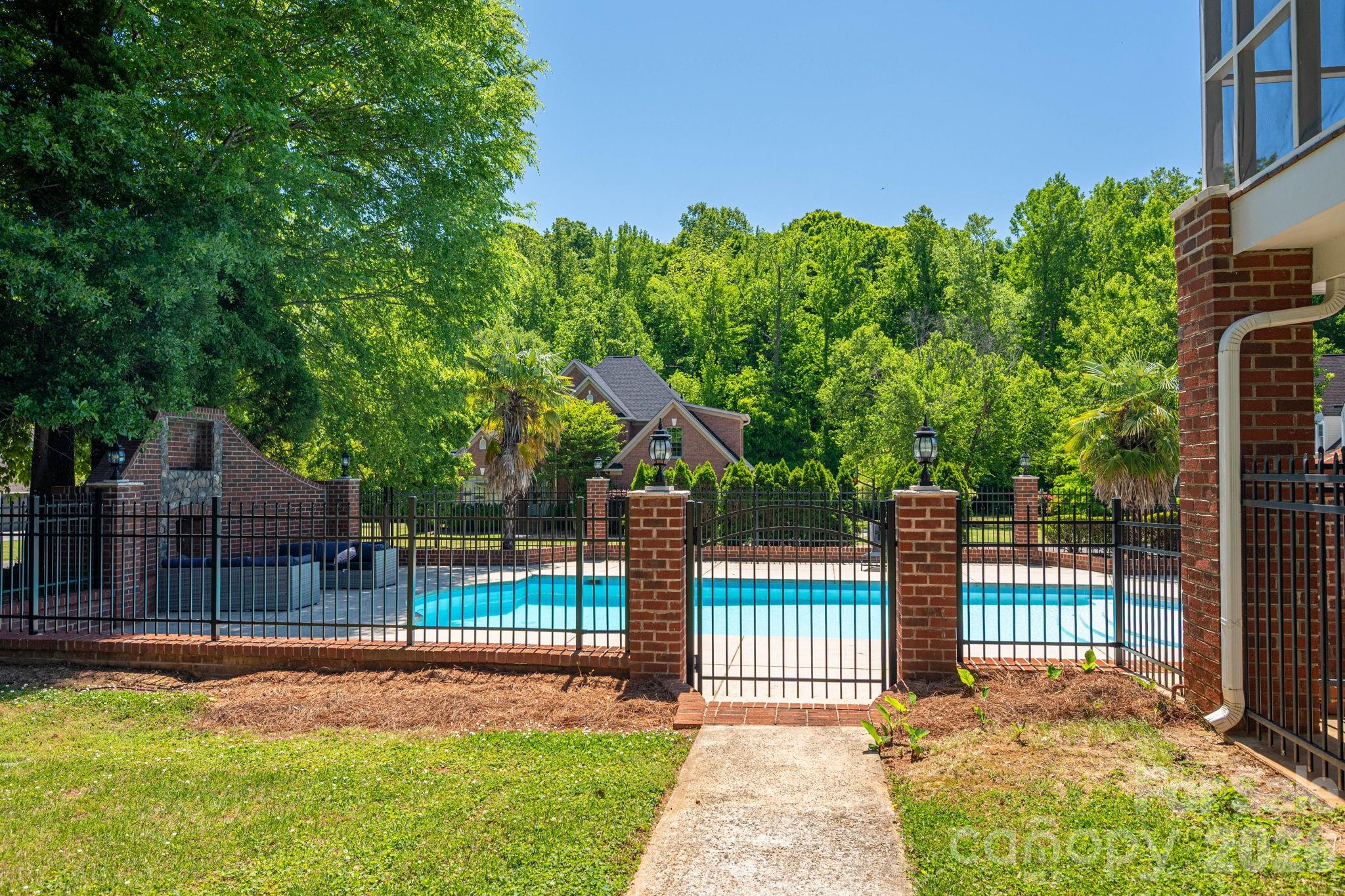 1000 Ashley Place — Belmont