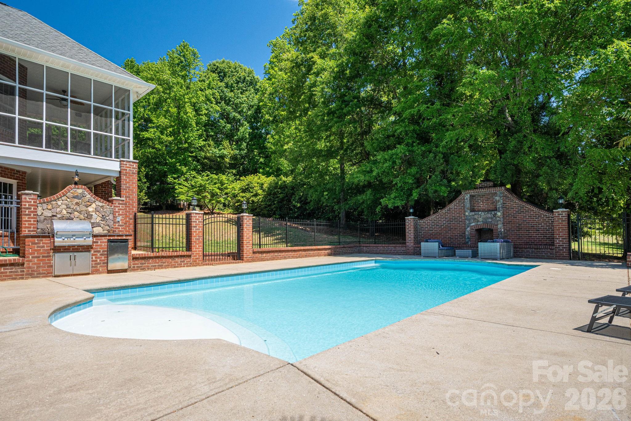 1000 Ashley Place — Belmont