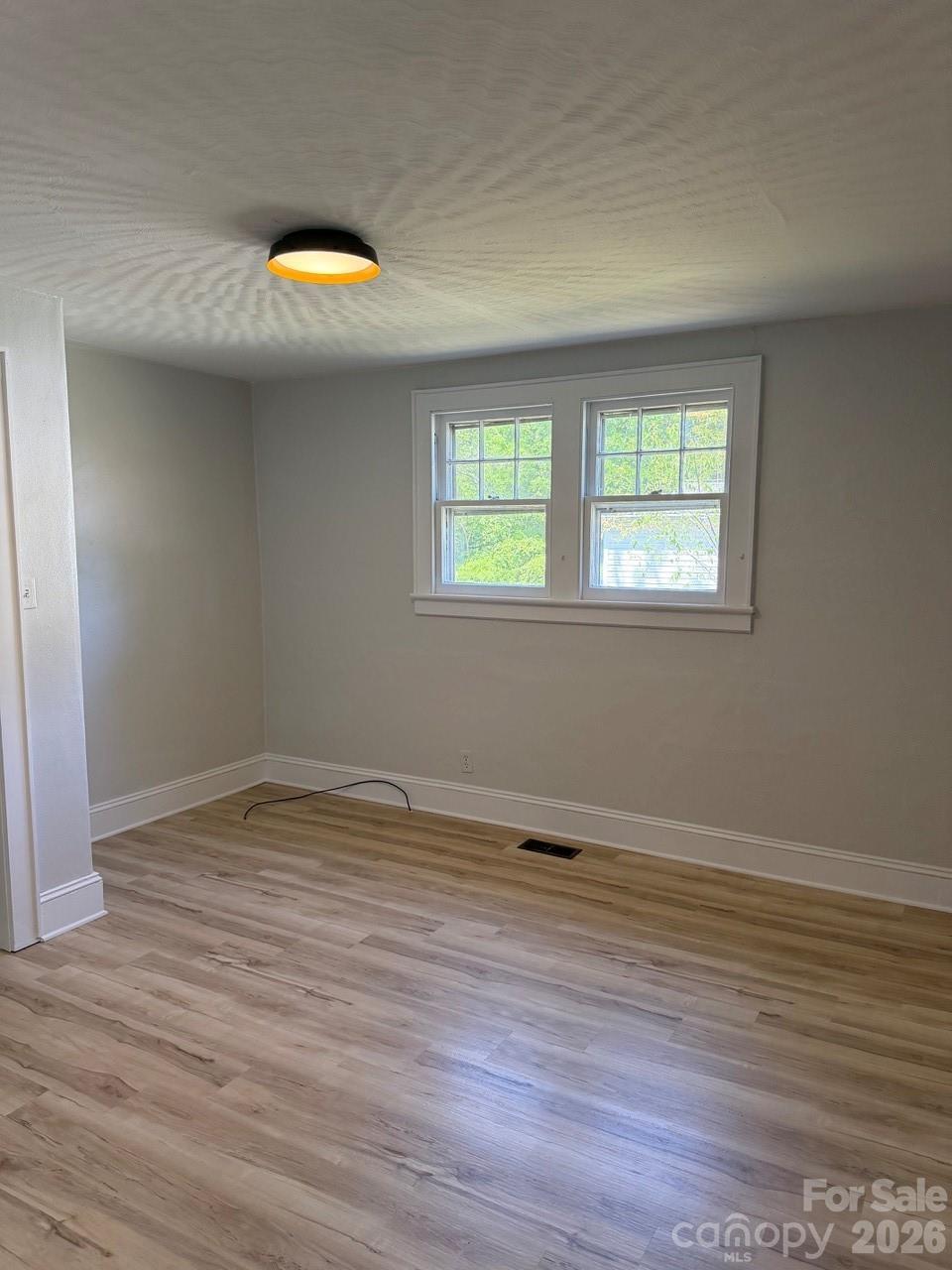 1431 3rd Street Place NE — Hickory