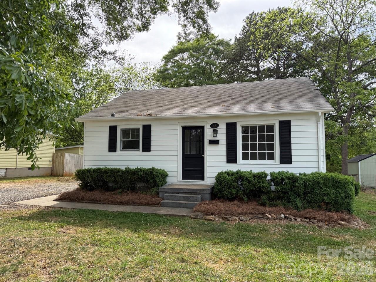 1431 3rd Street Place NE — Hickory