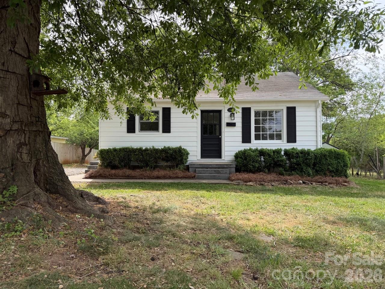 1431 3rd Street Place NE — Hickory