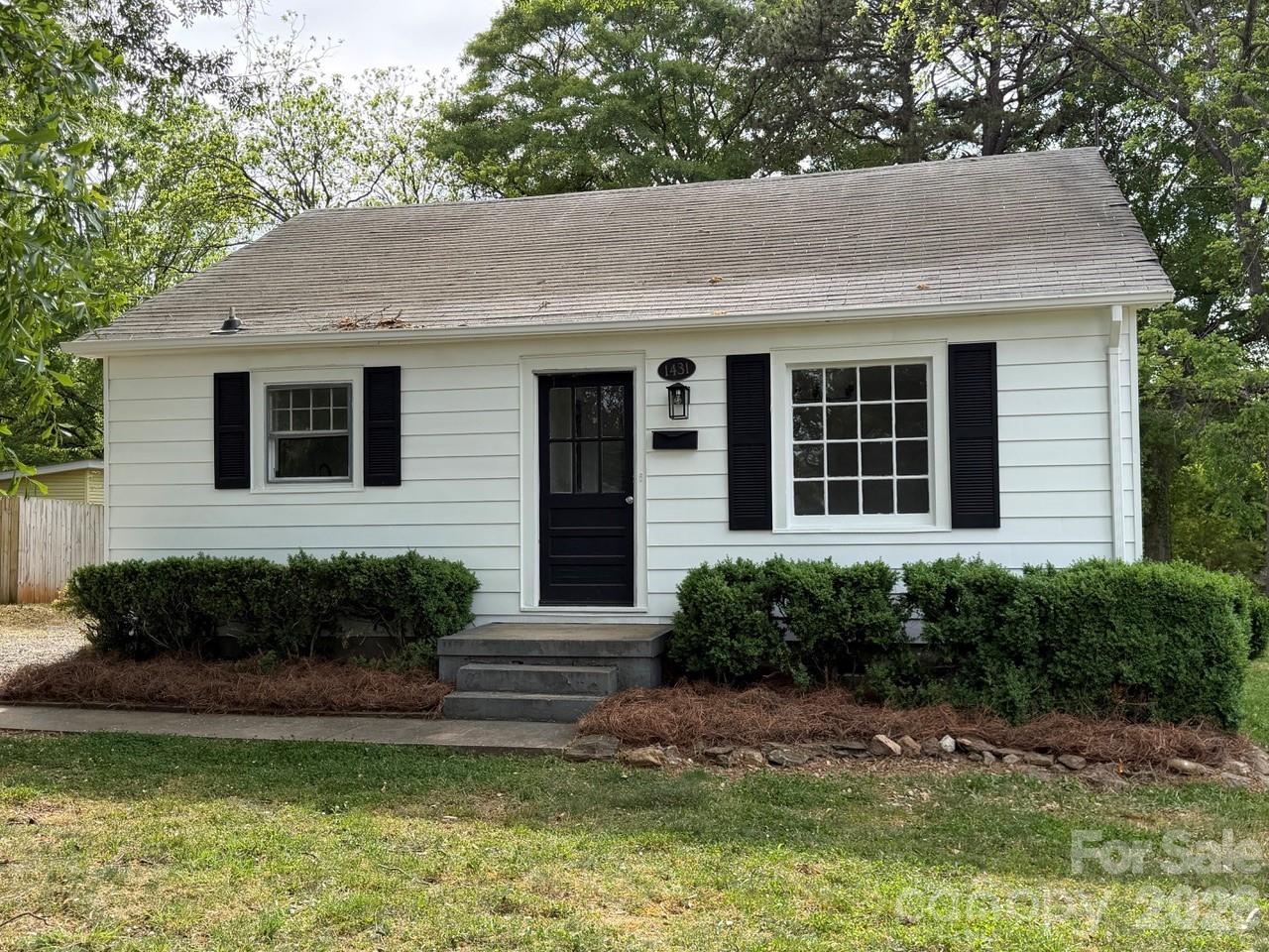 1431 3rd Street Place NE — Hickory