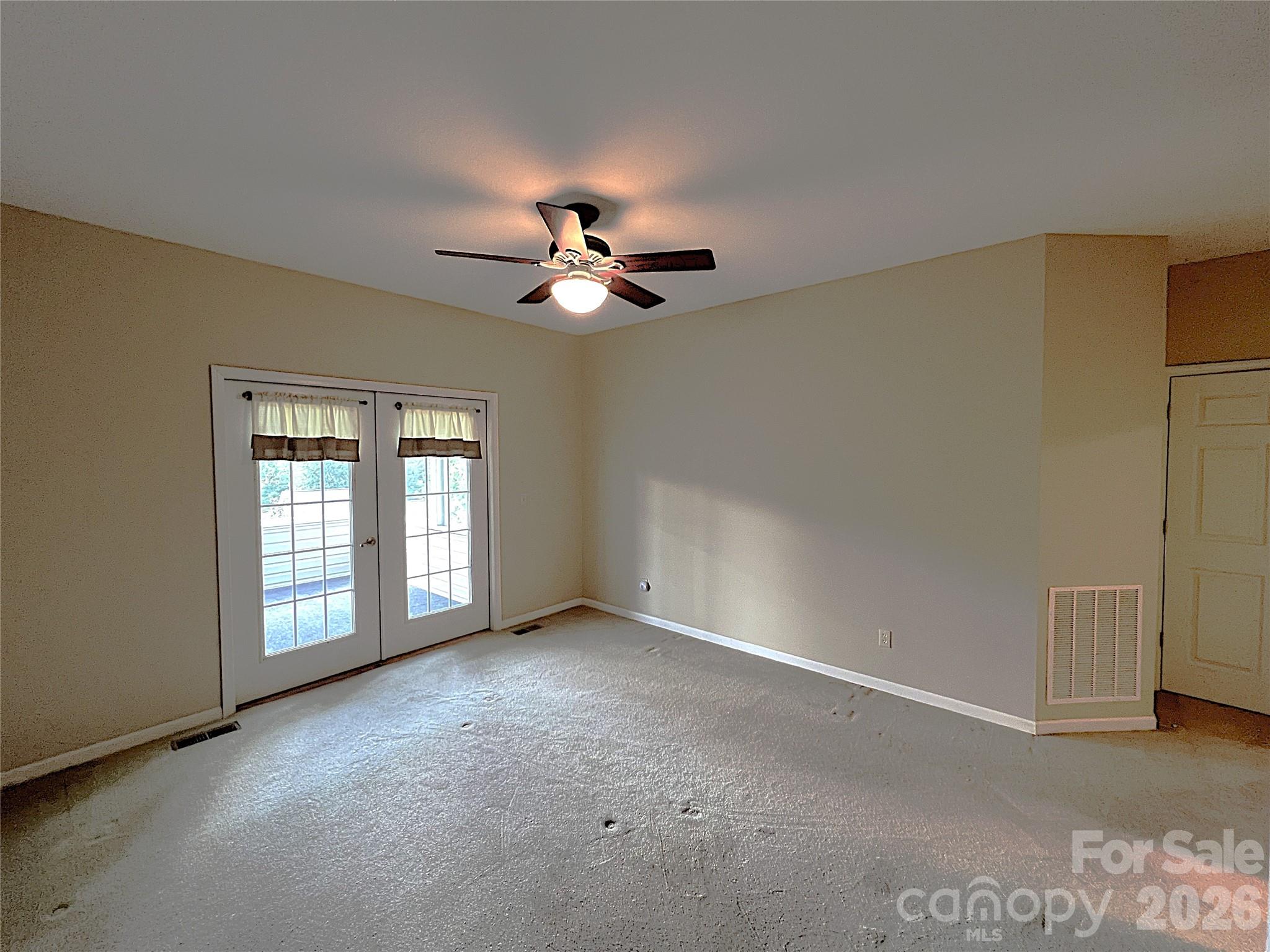 7 Curtis Drive — Hendersonville