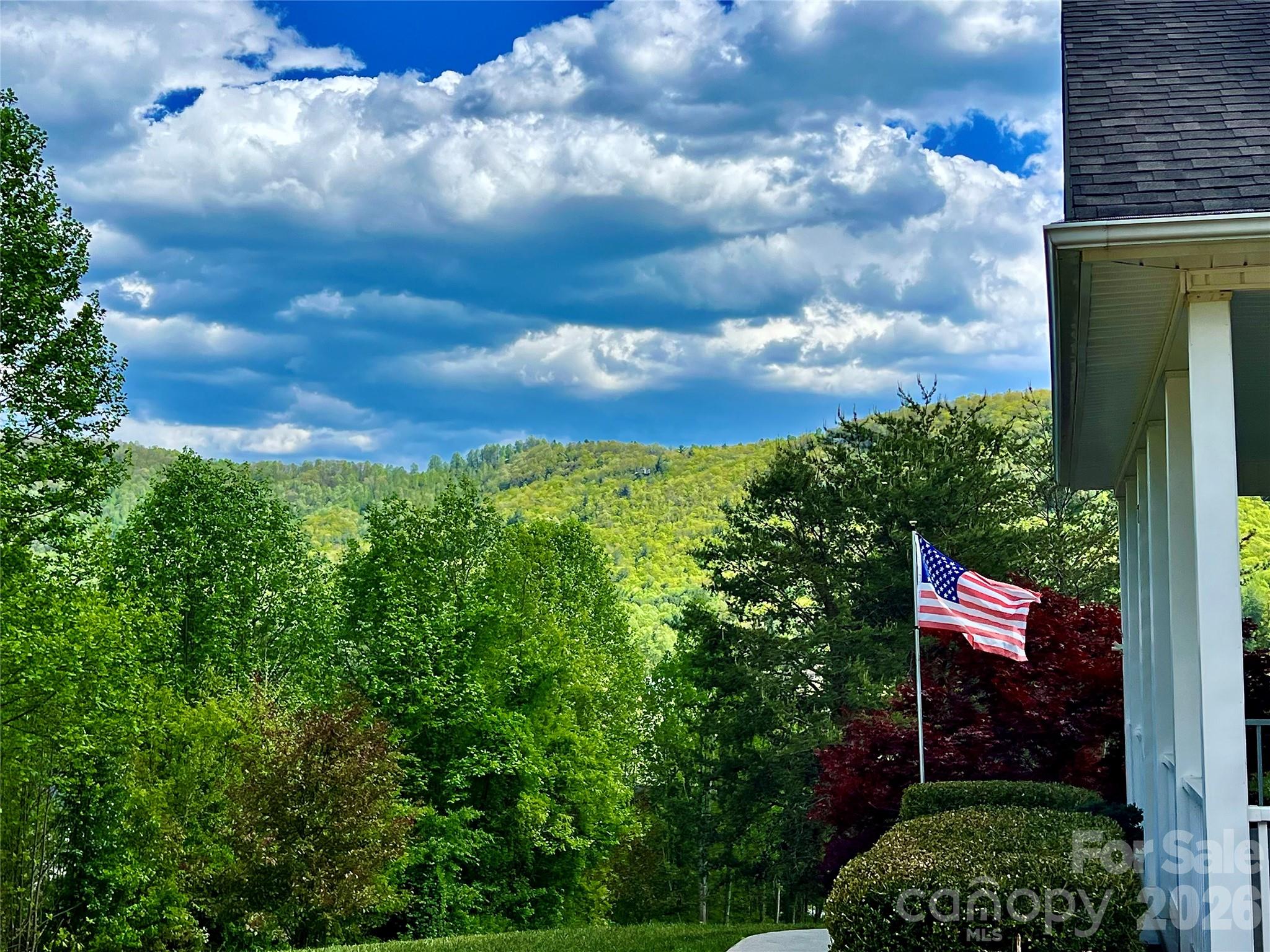 7 Curtis Drive — Hendersonville