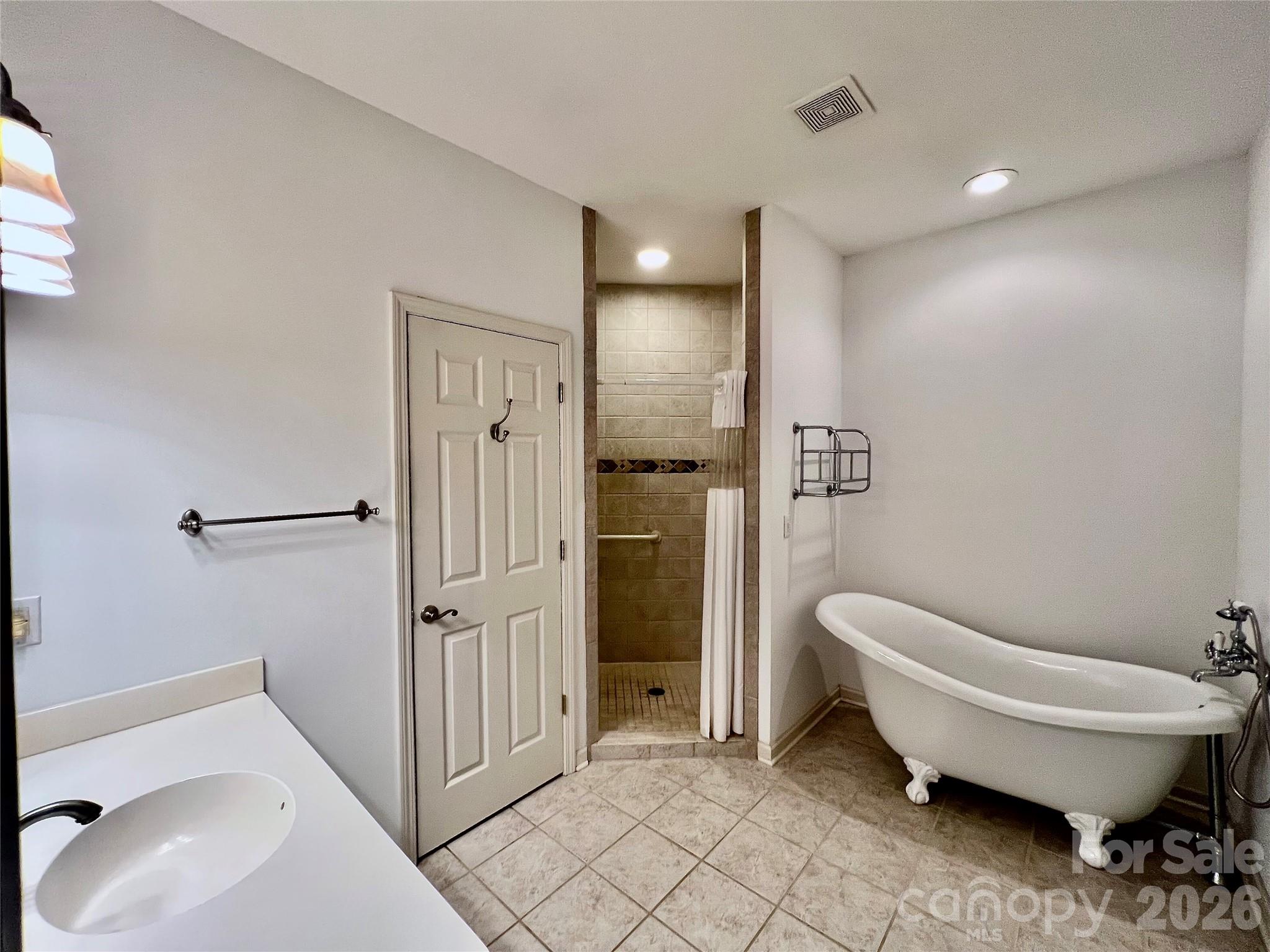 7 Curtis Drive — Hendersonville