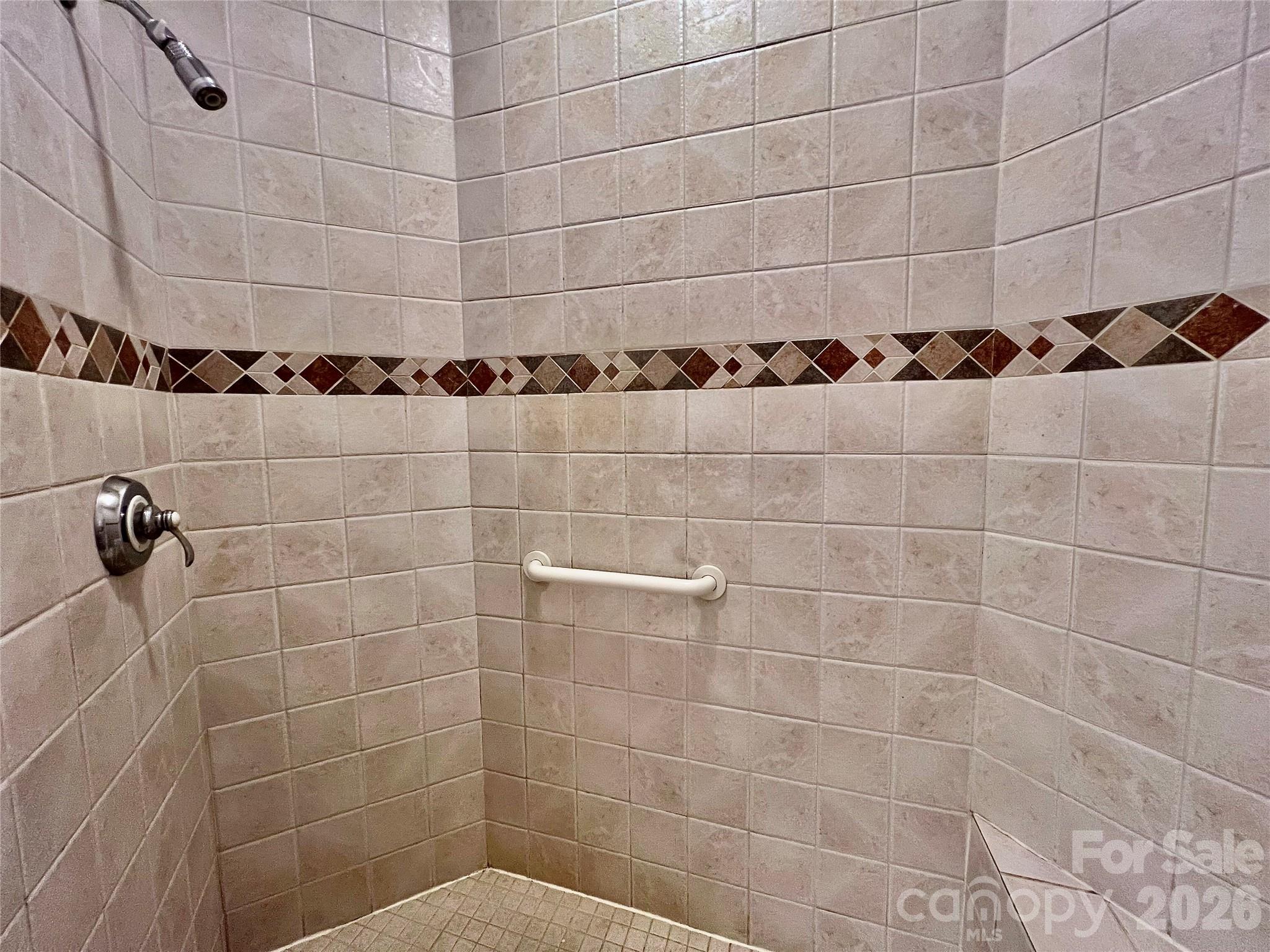 7 Curtis Drive — Hendersonville