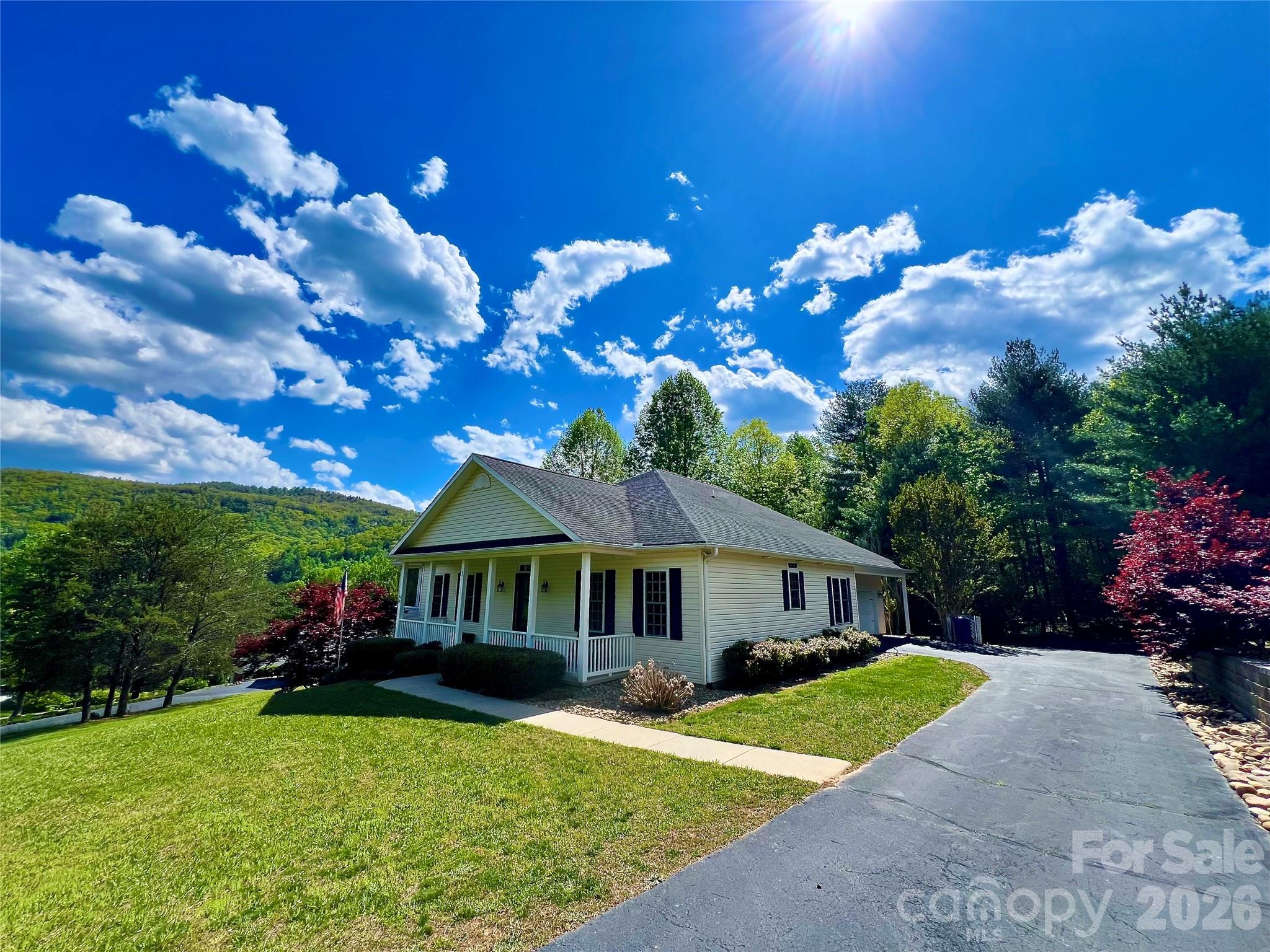 7 Curtis Drive — Hendersonville