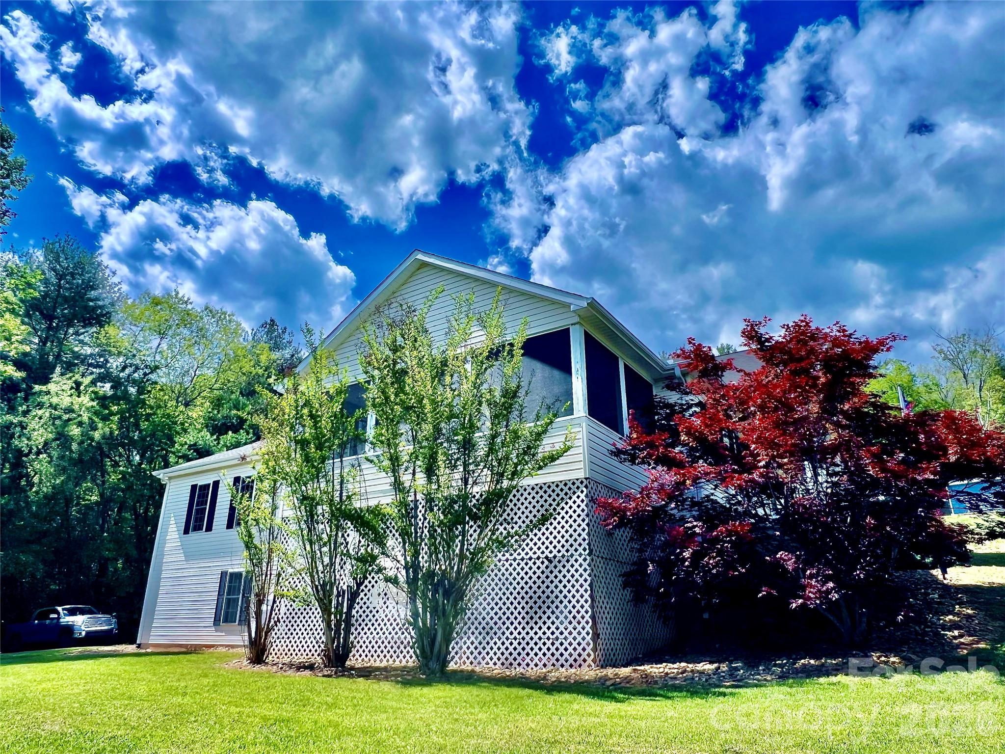 7 Curtis Drive — Hendersonville