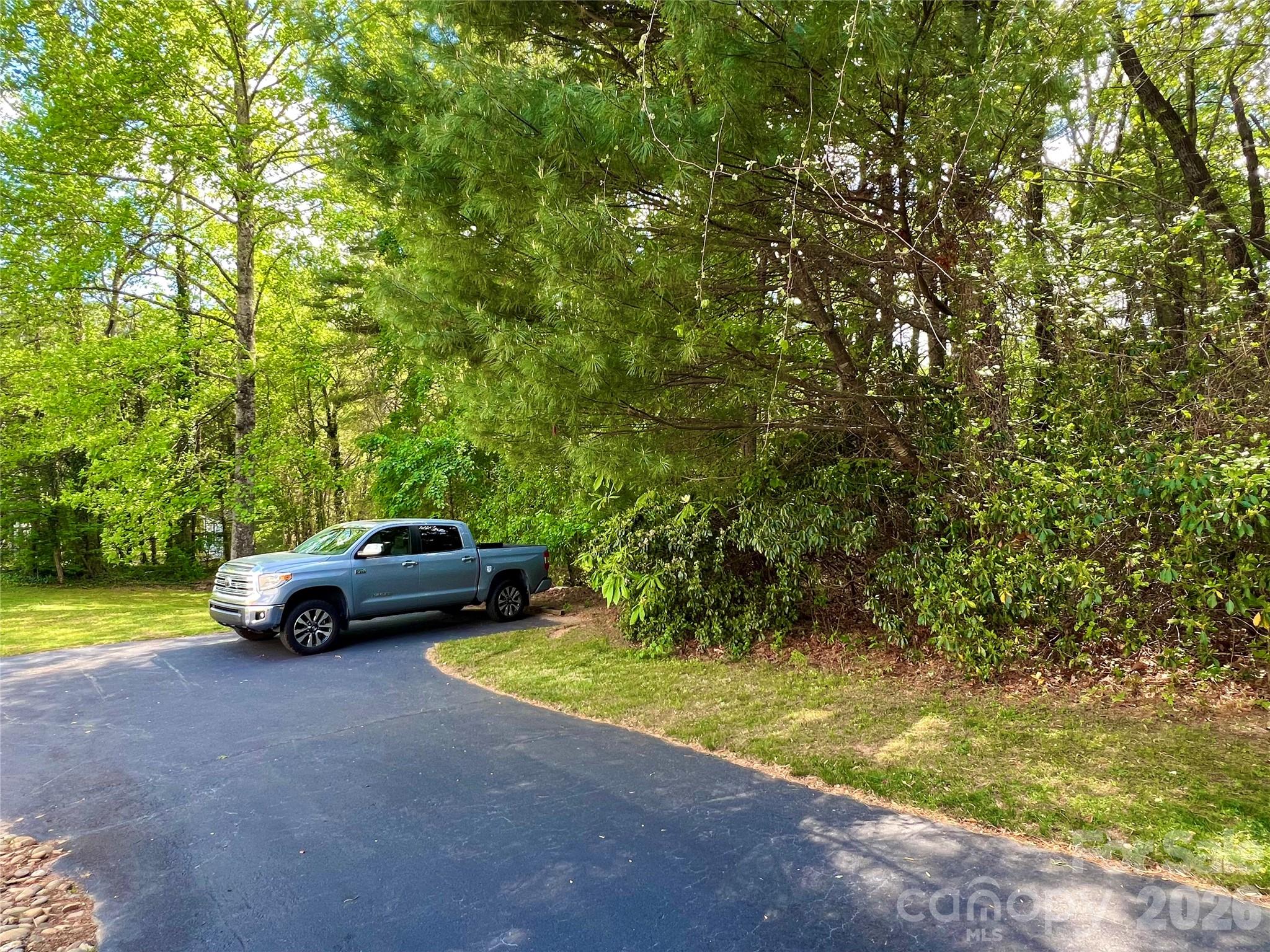 7 Curtis Drive — Hendersonville