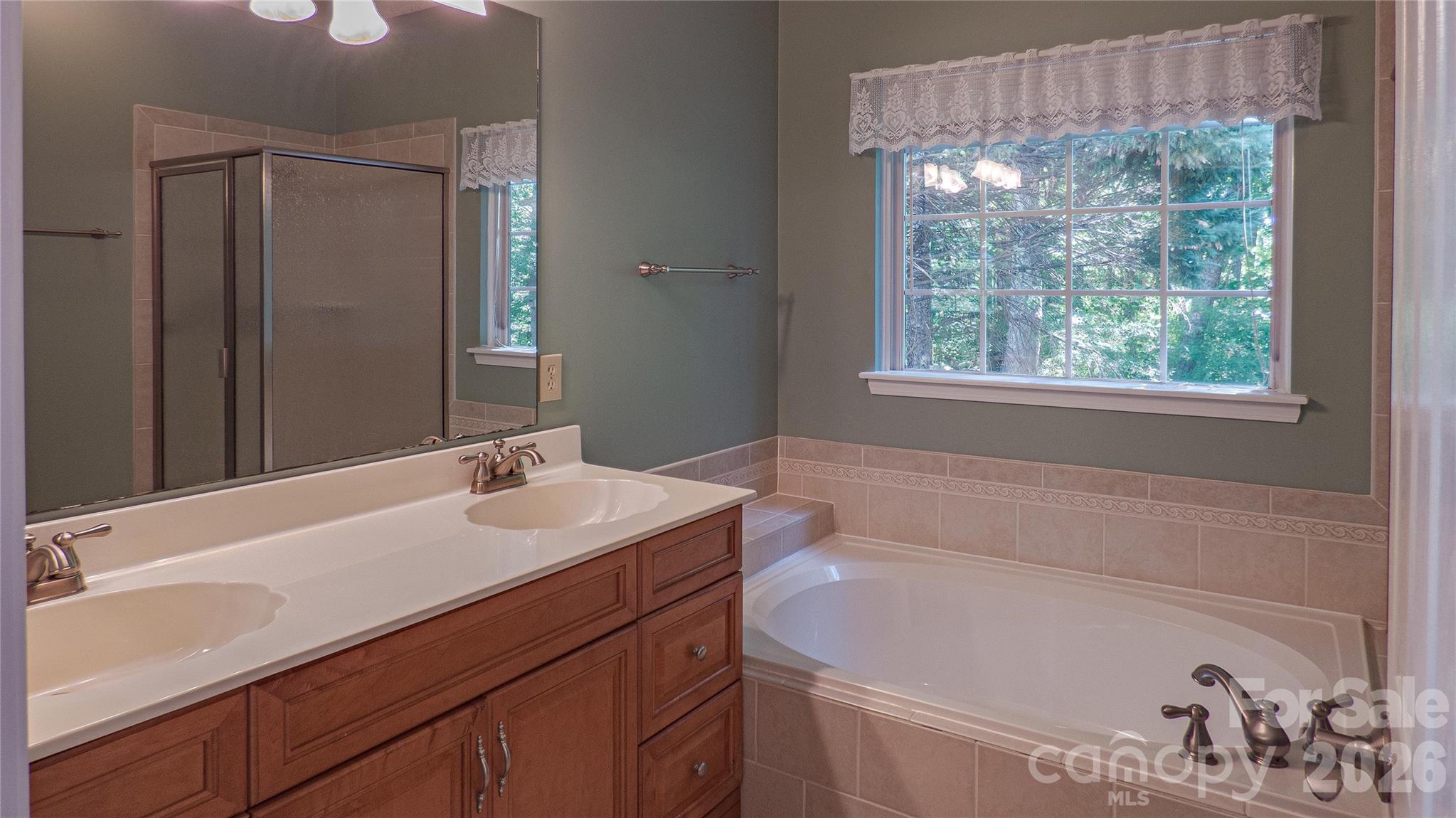6009 Skyline Drive — Charlotte