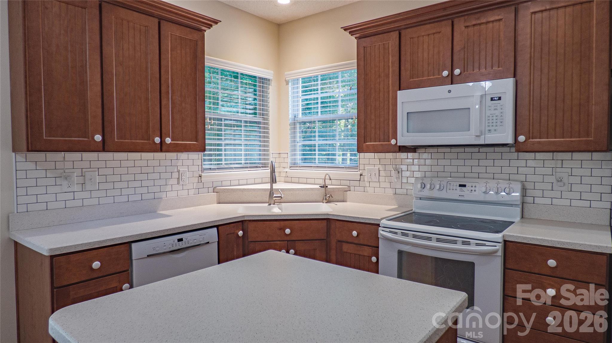 6009 Skyline Drive — Charlotte