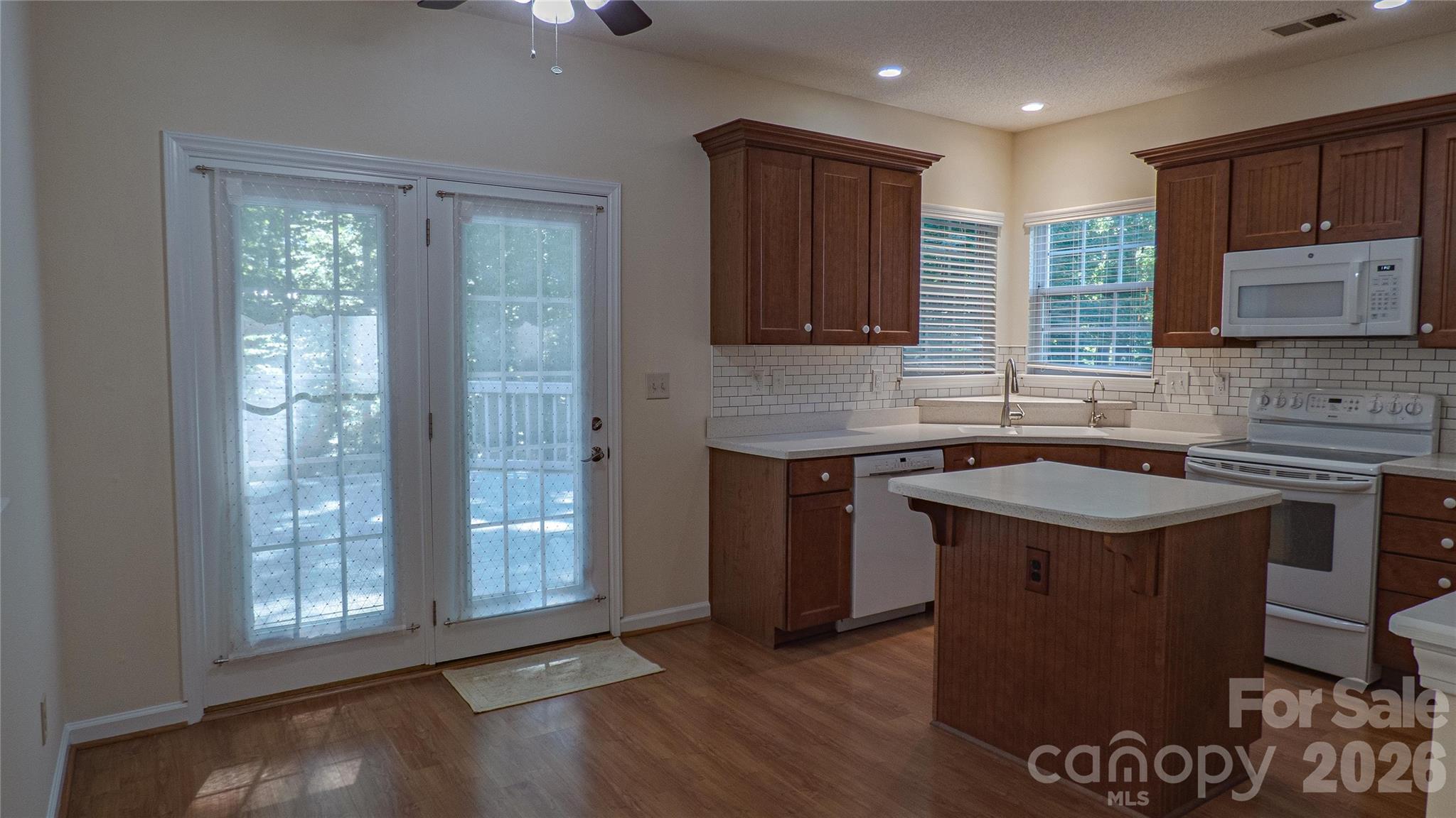 6009 Skyline Drive — Charlotte