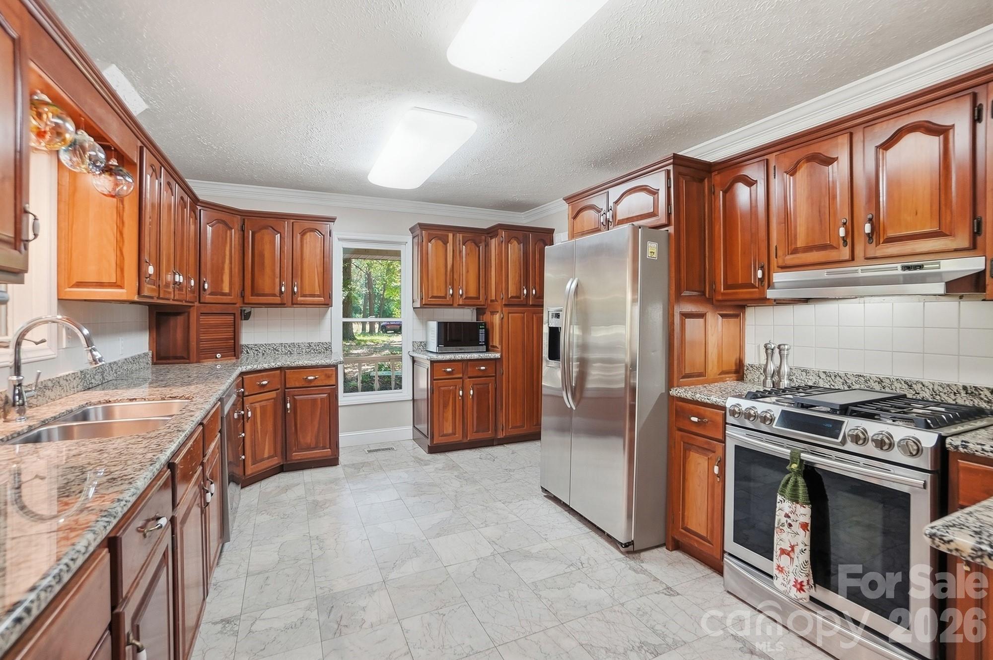 846 Windy Oaks Way — Lancaster