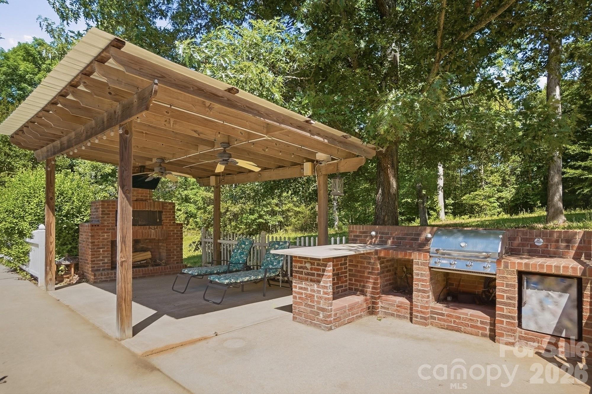846 Windy Oaks Way — Lancaster
