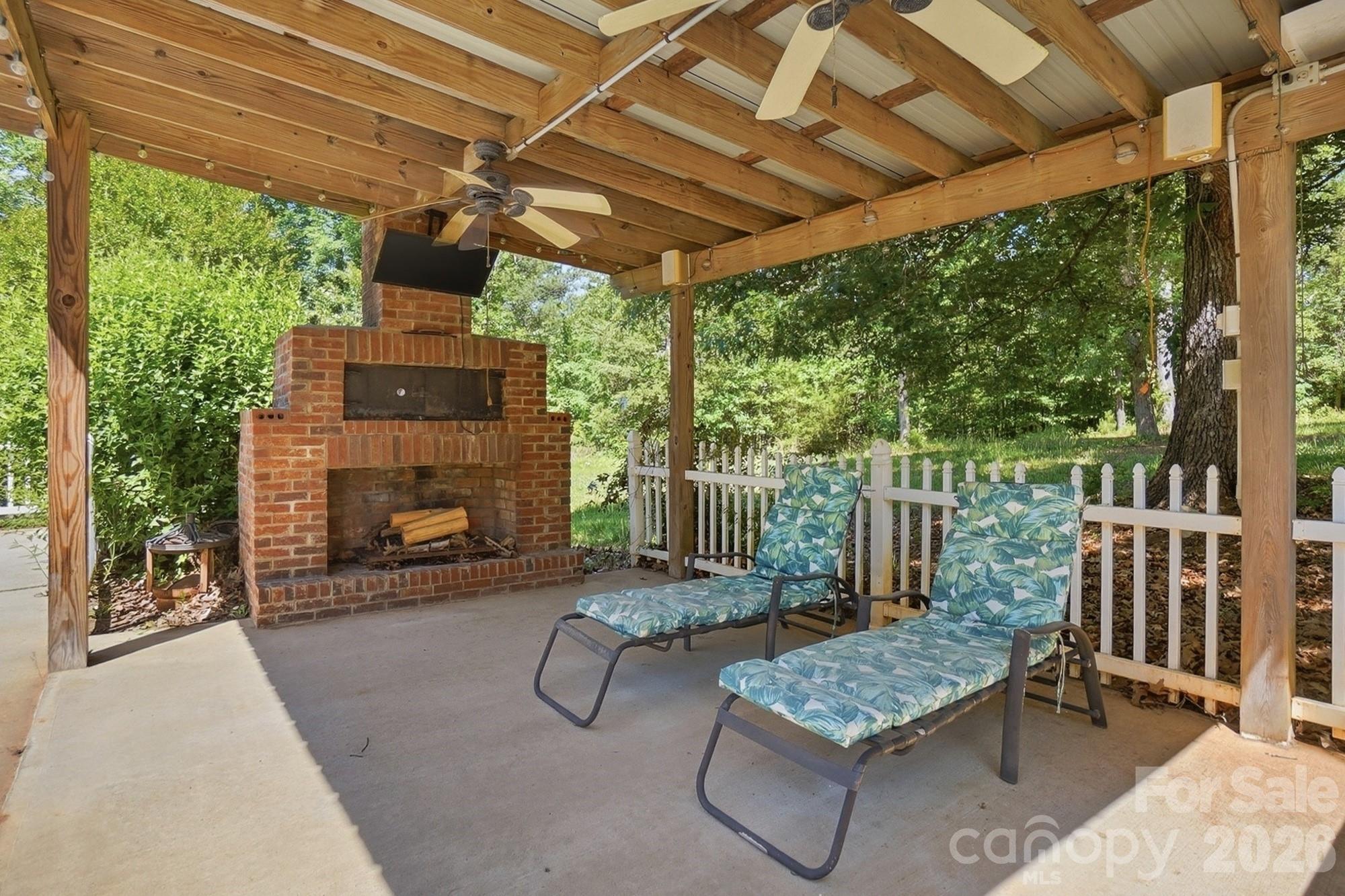846 Windy Oaks Way — Lancaster