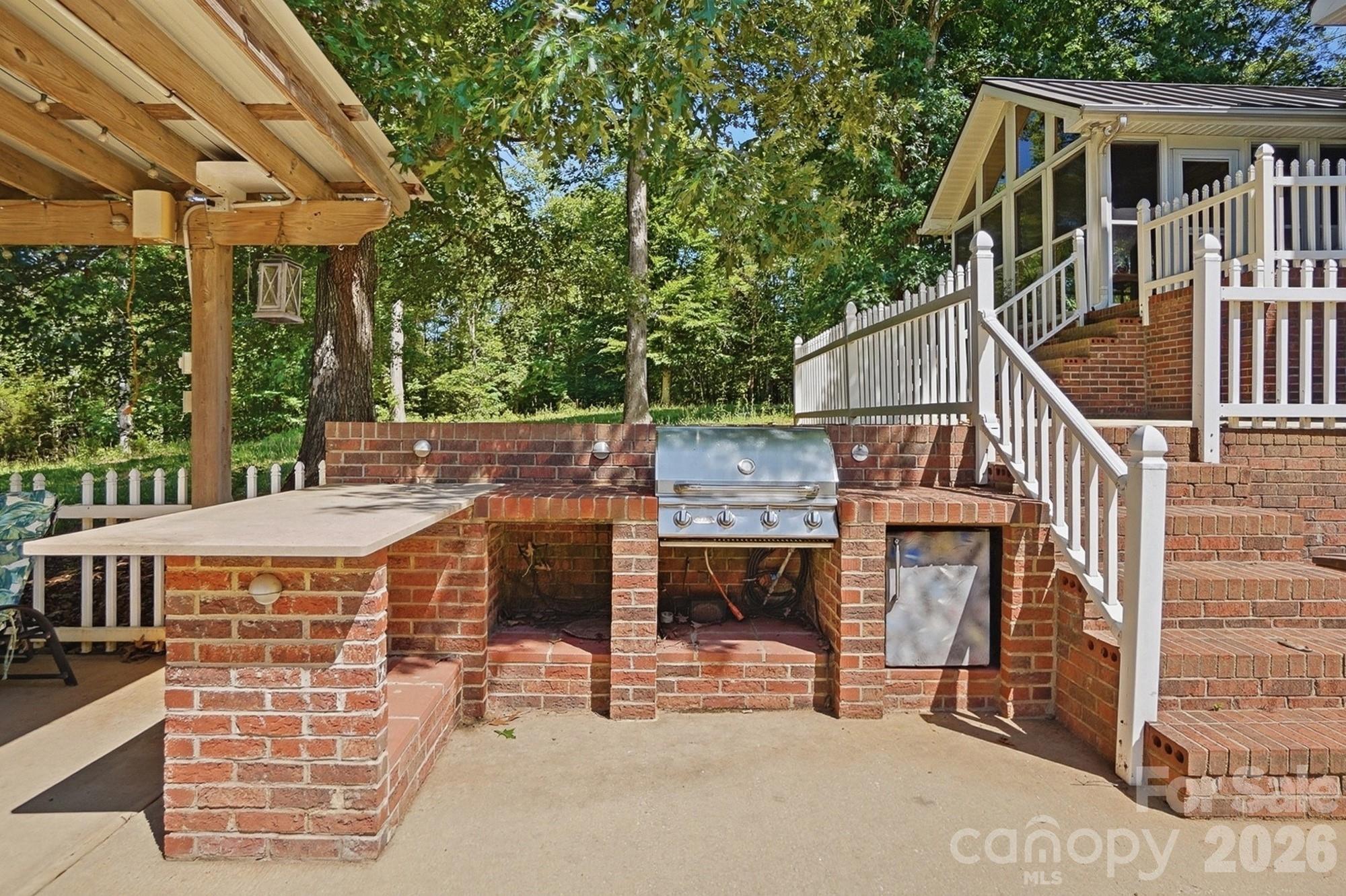 846 Windy Oaks Way — Lancaster