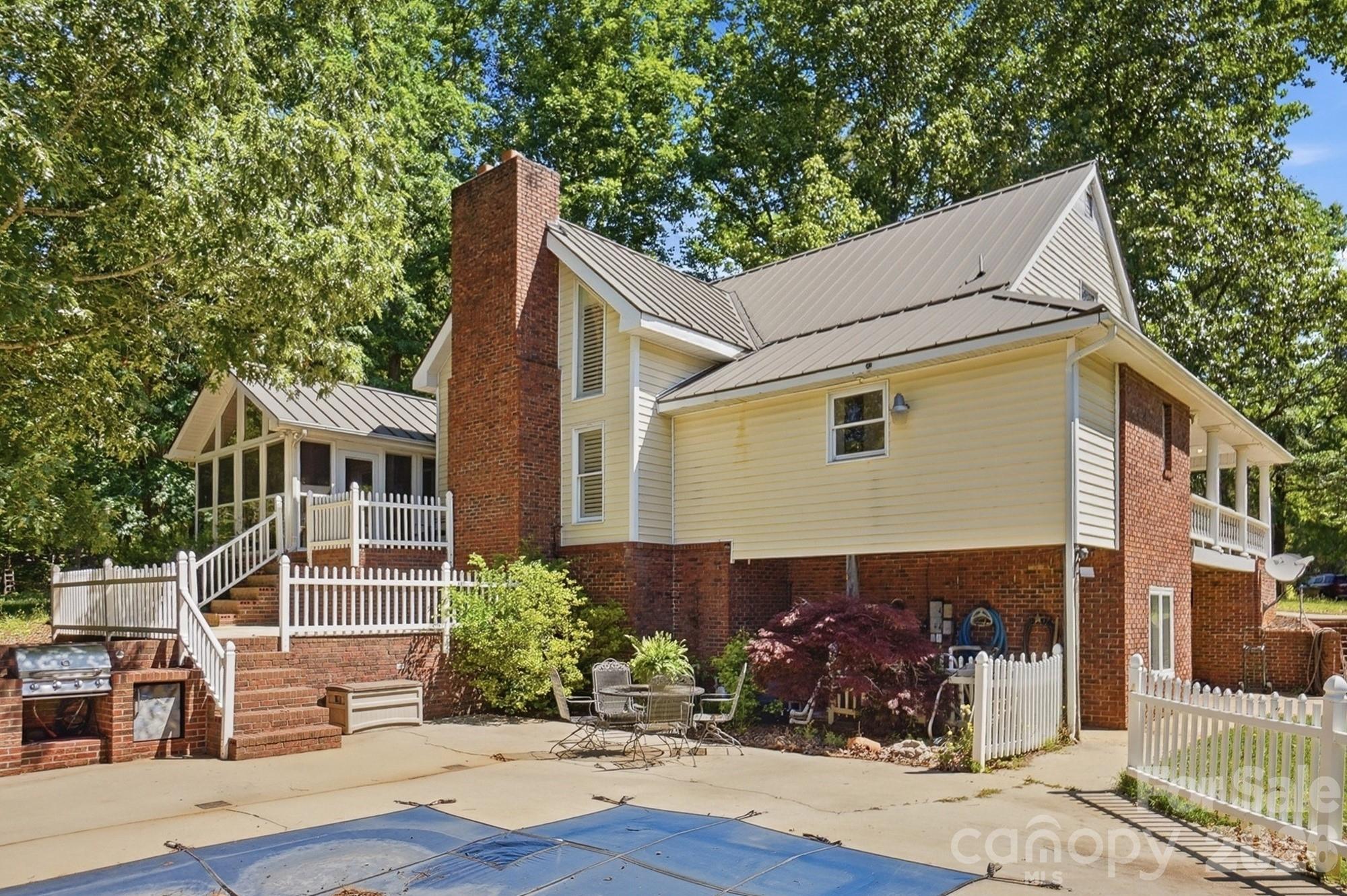 846 Windy Oaks Way — Lancaster