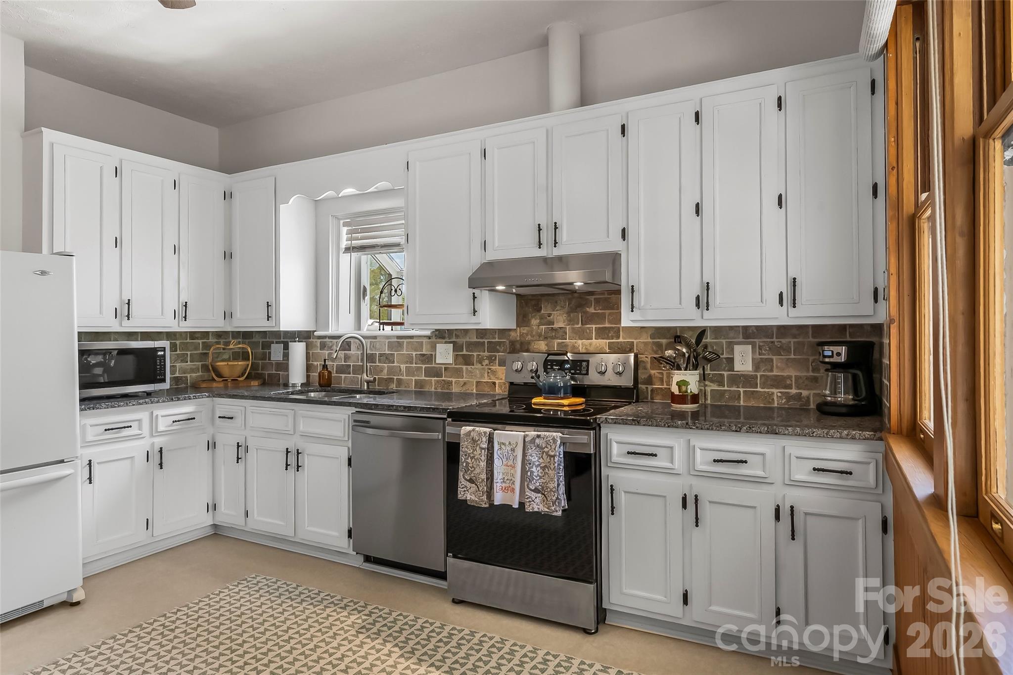 110 Burkemont Avenue — Morganton