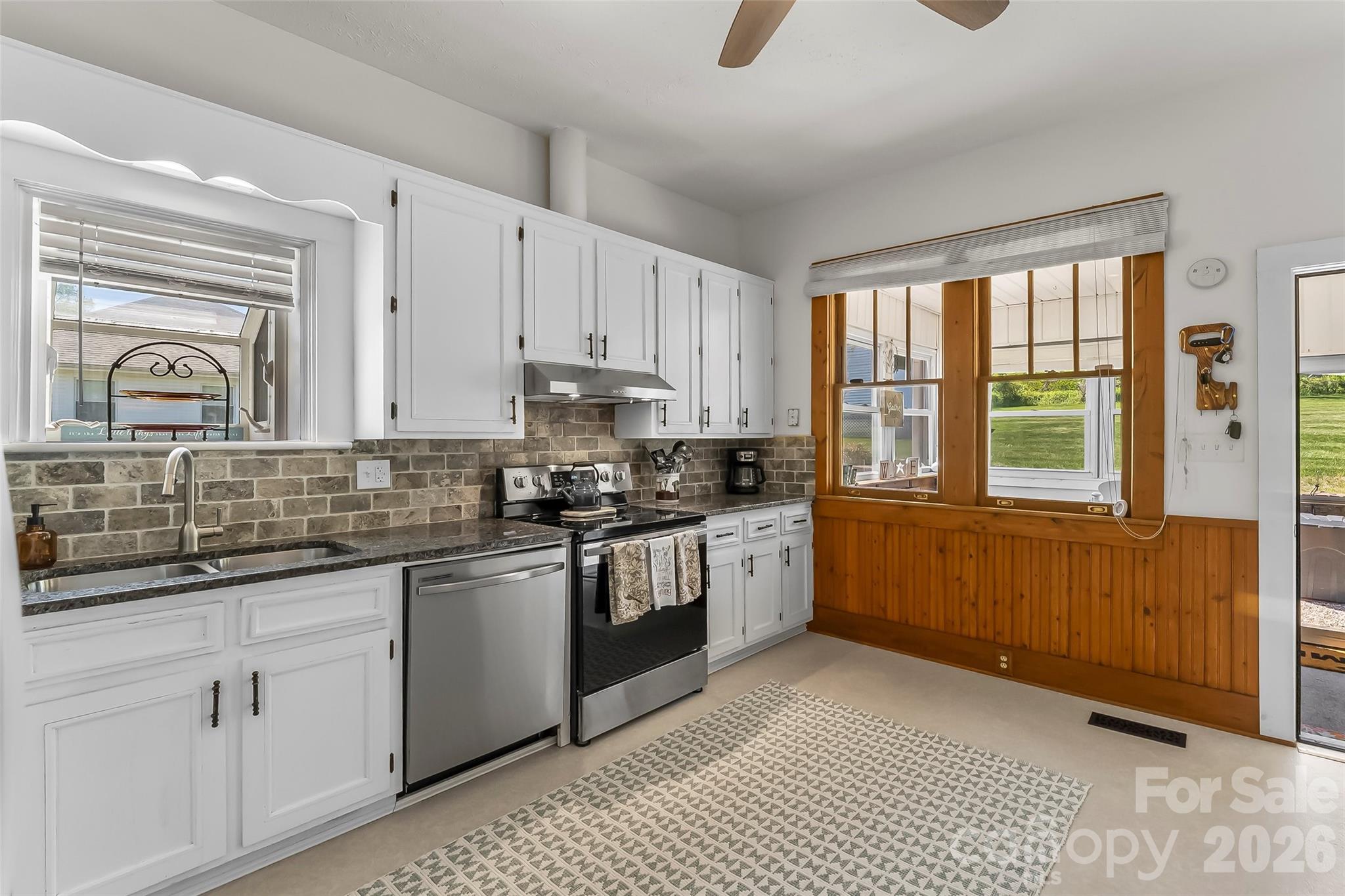 110 Burkemont Avenue — Morganton