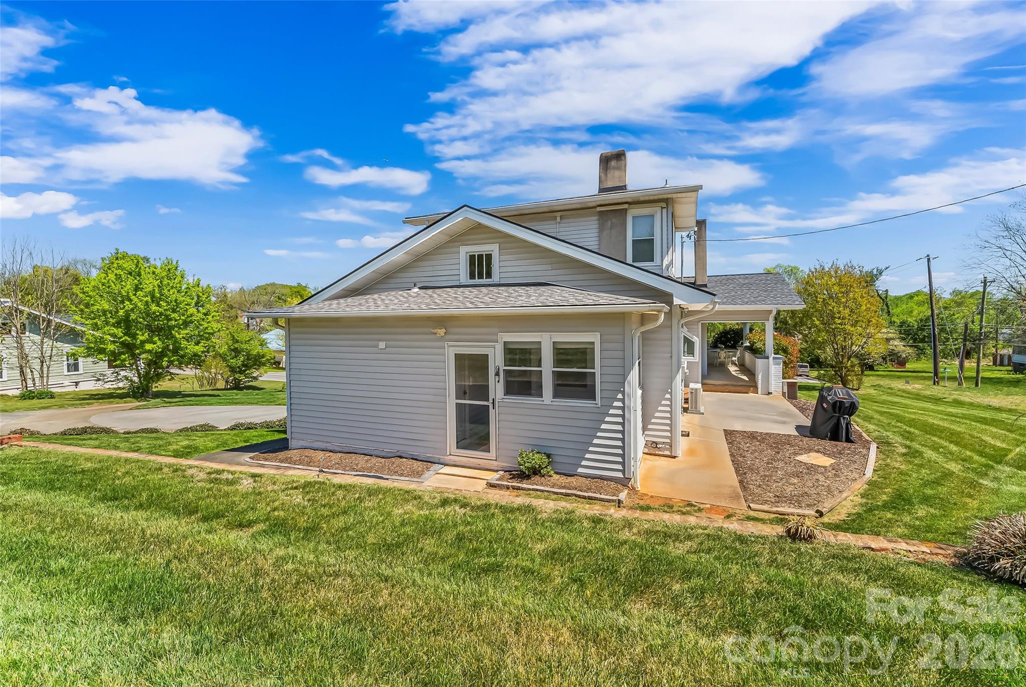 110 Burkemont Avenue — Morganton
