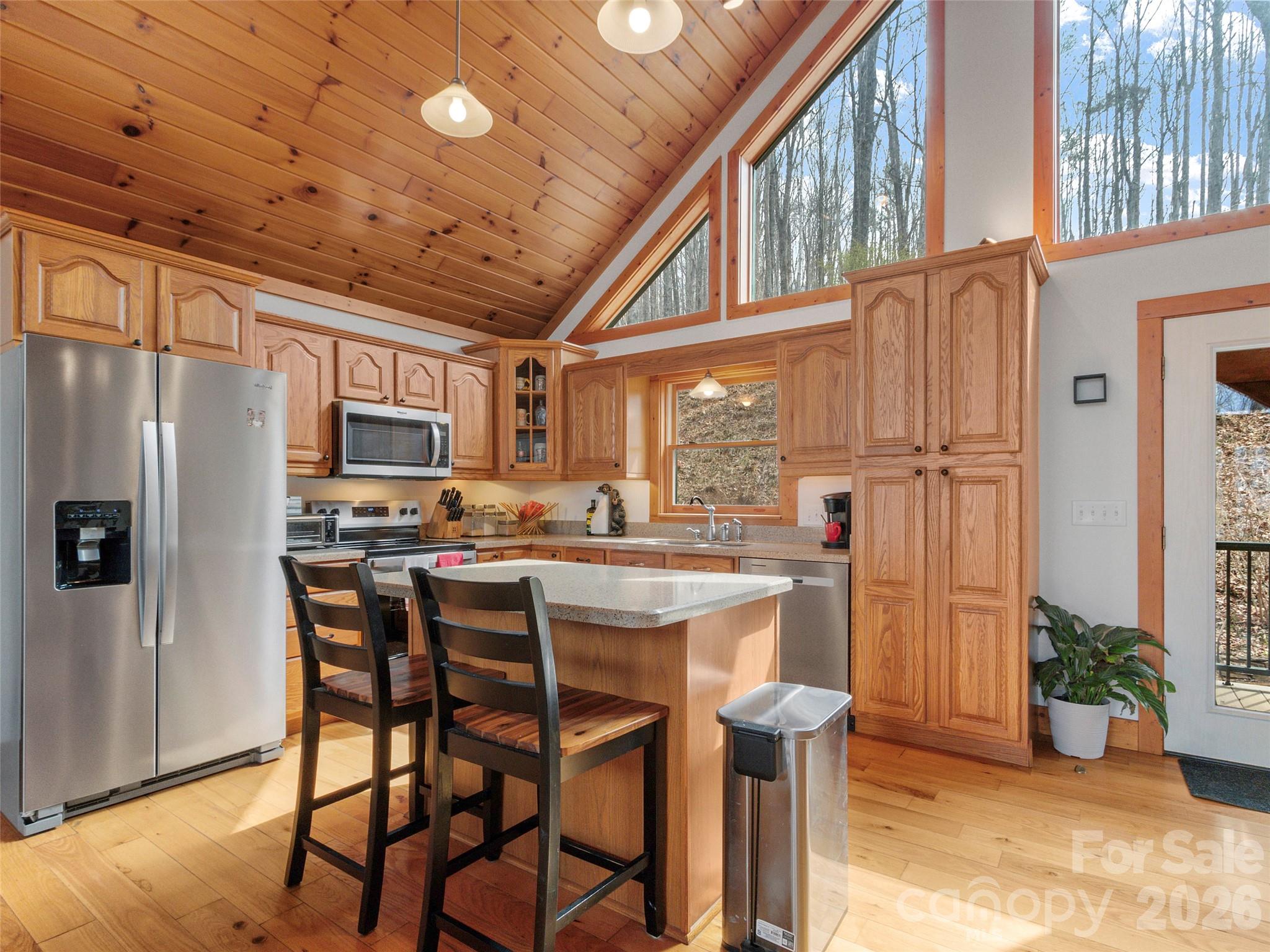 462 Little Mountain Road — Bakersville