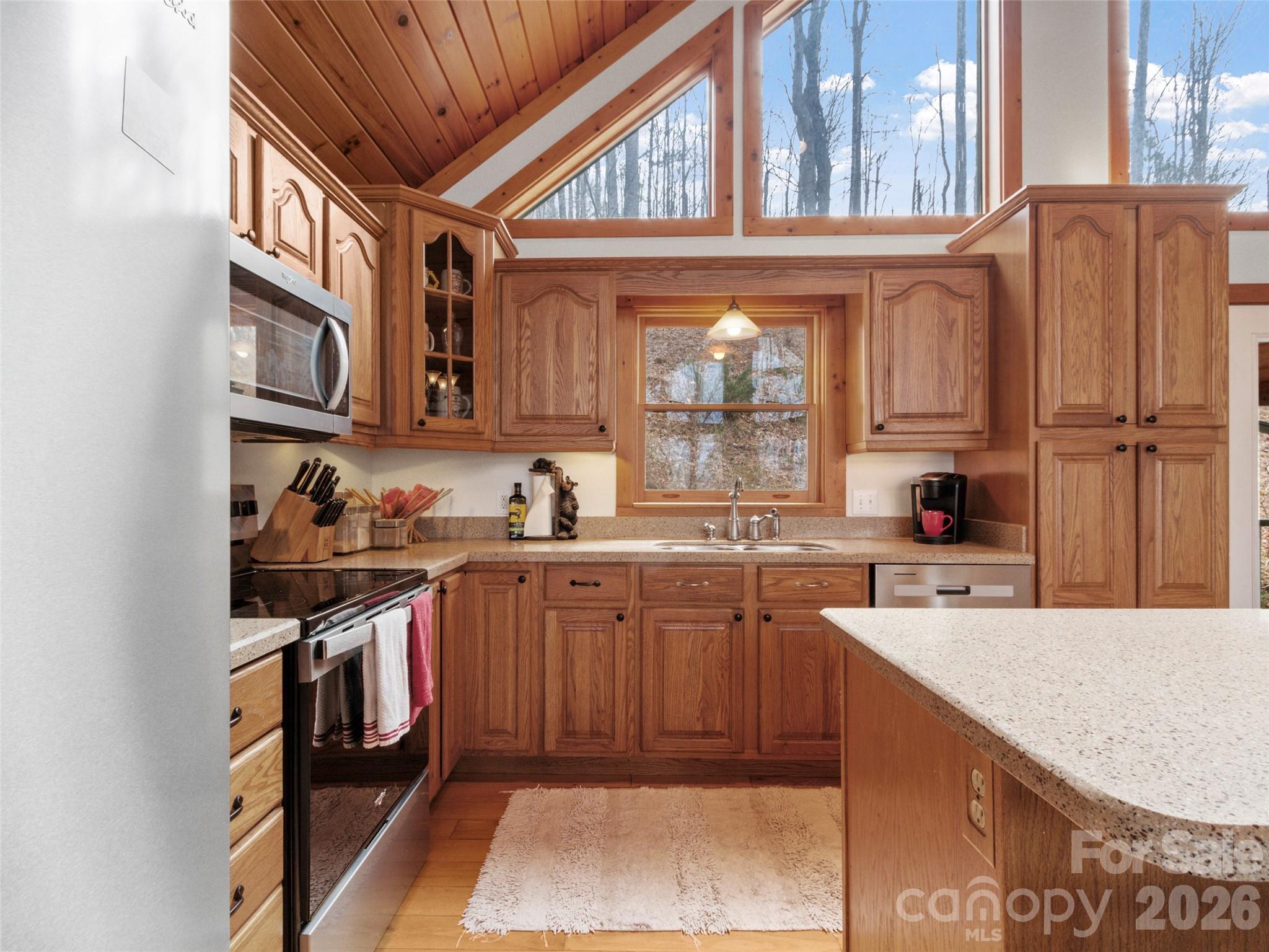 462 Little Mountain Road — Bakersville