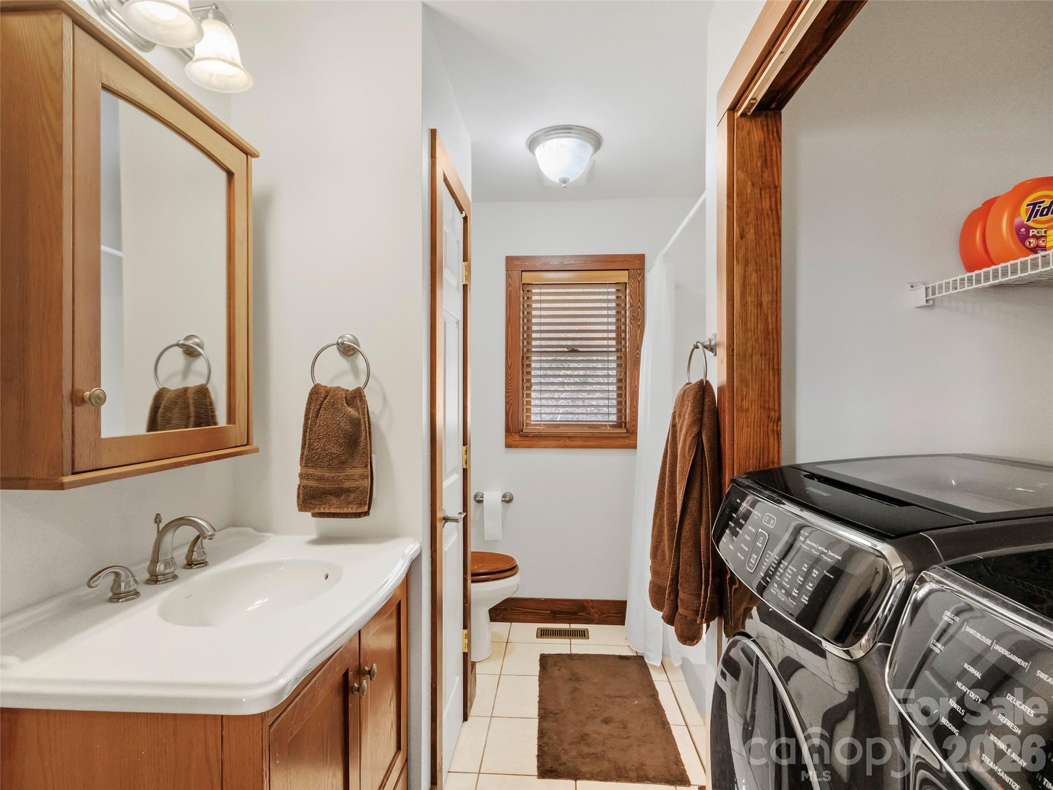462 Little Mountain Road — Bakersville