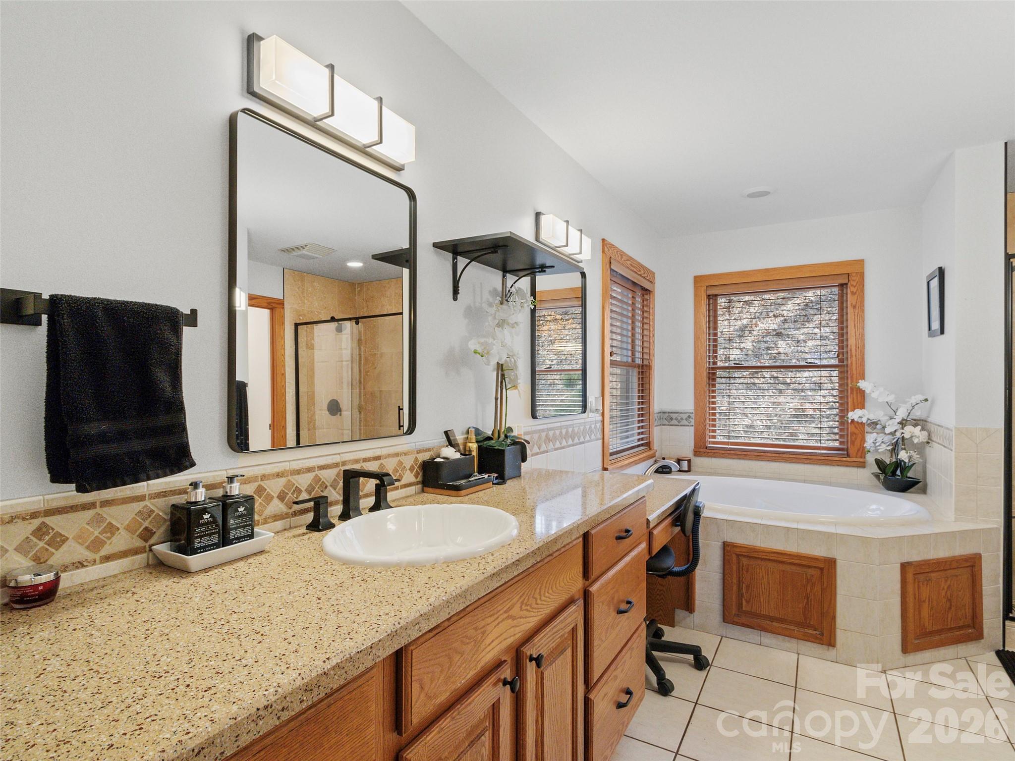 462 Little Mountain Road — Bakersville