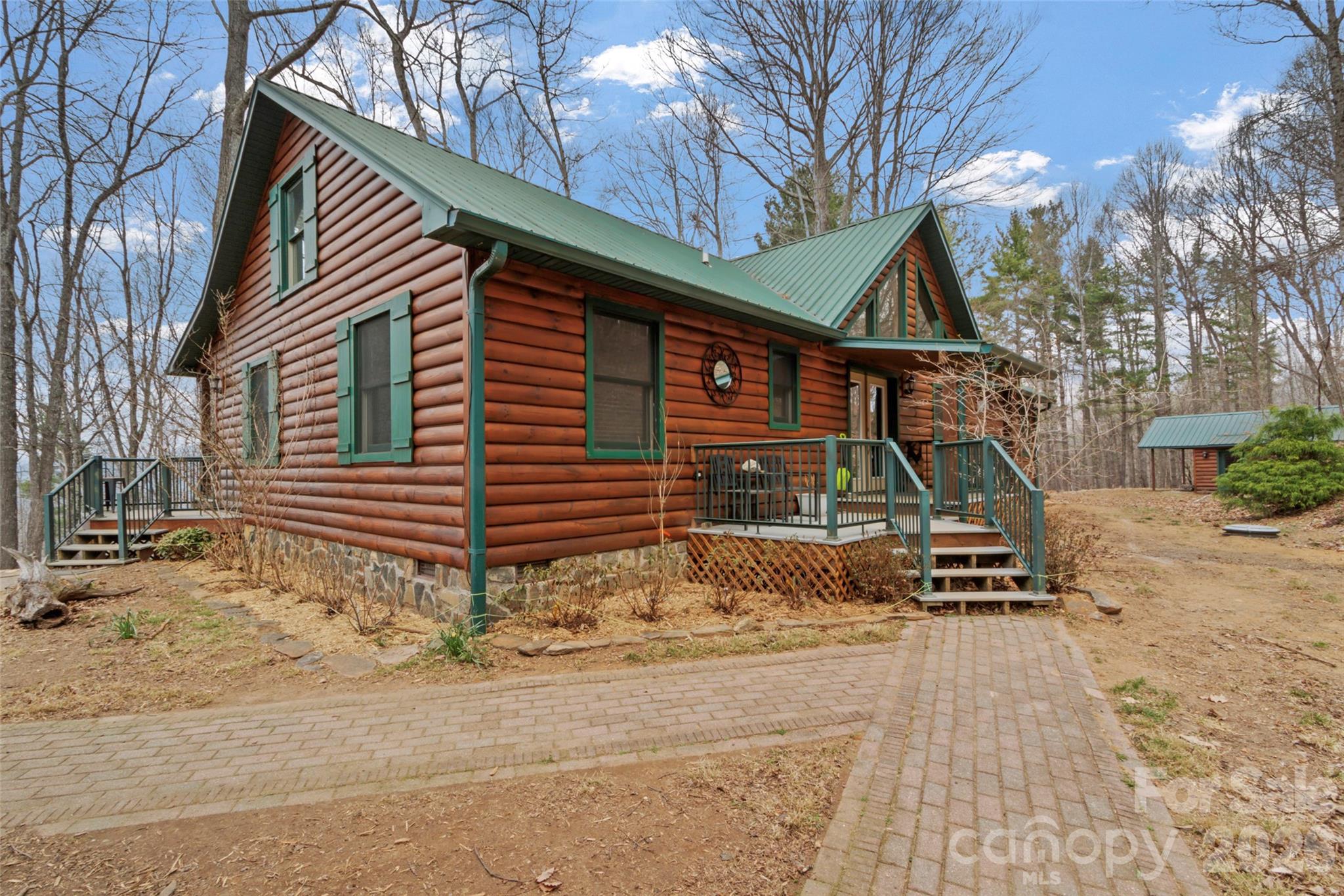 462 Little Mountain Road — Bakersville